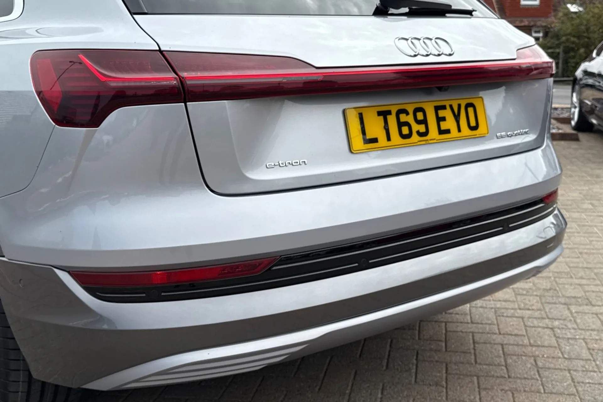 Audi e-tron thumbnail image number 49