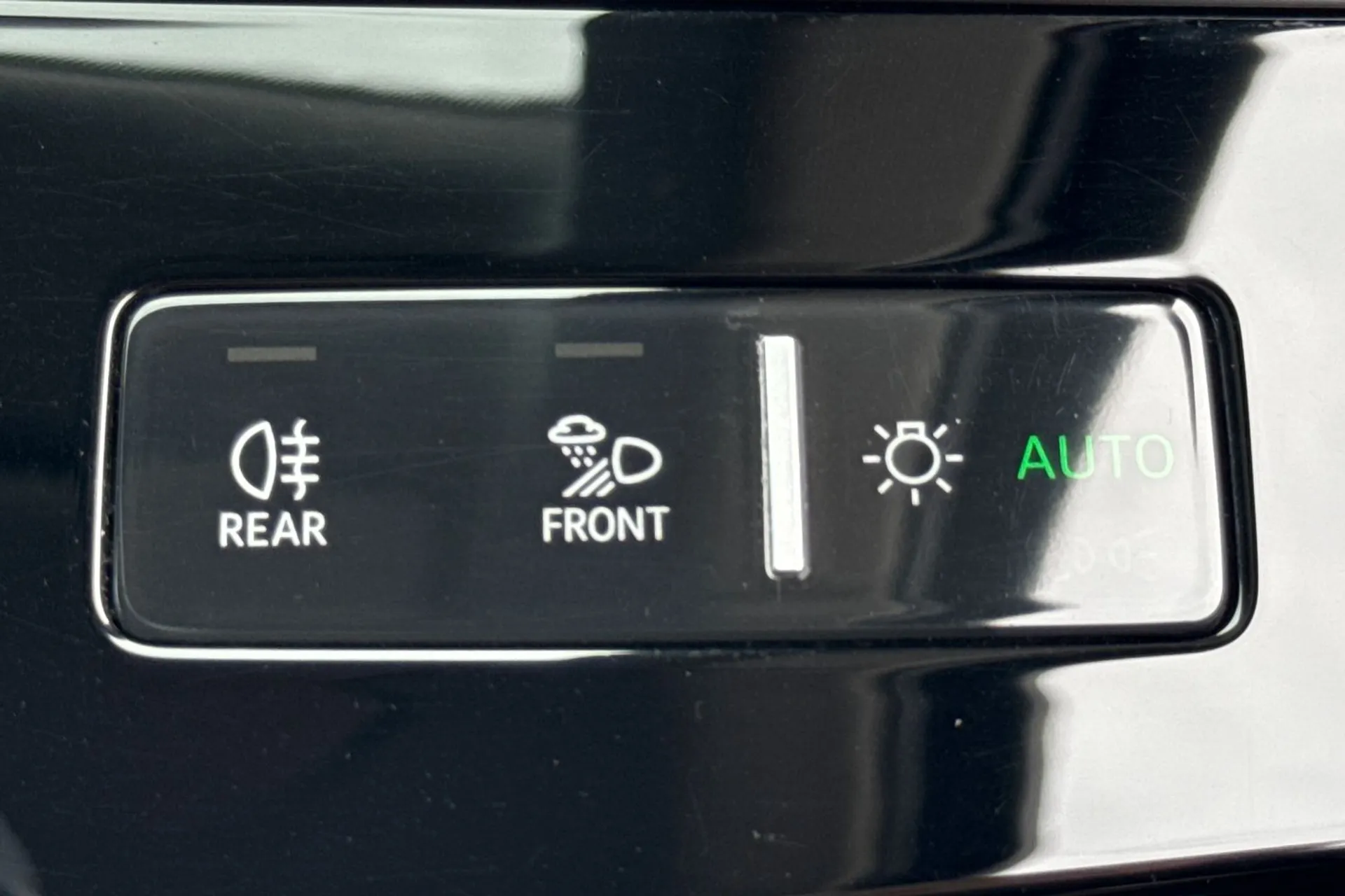 Audi e-tron thumbnail image number 26