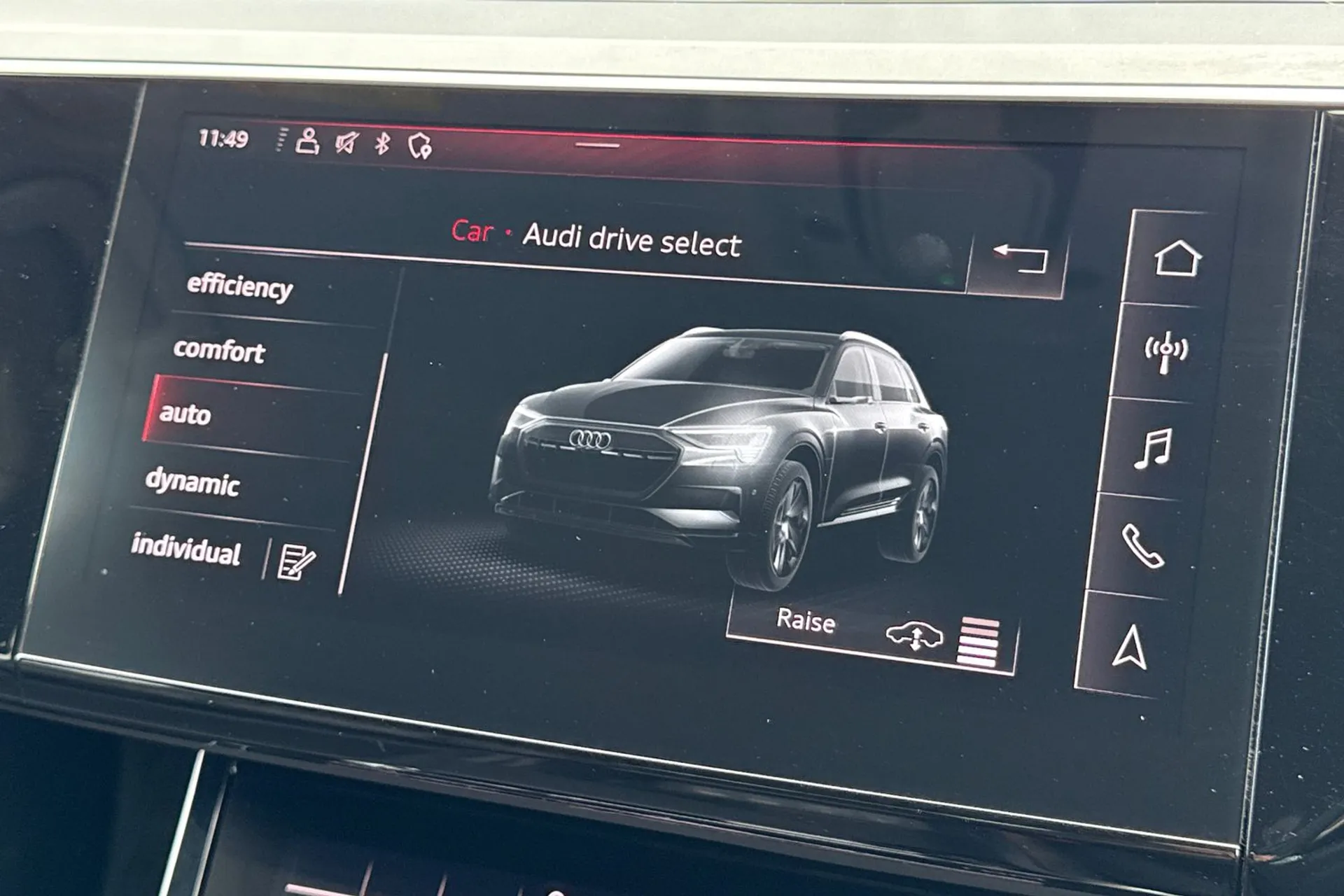Audi e-tron thumbnail image number 12