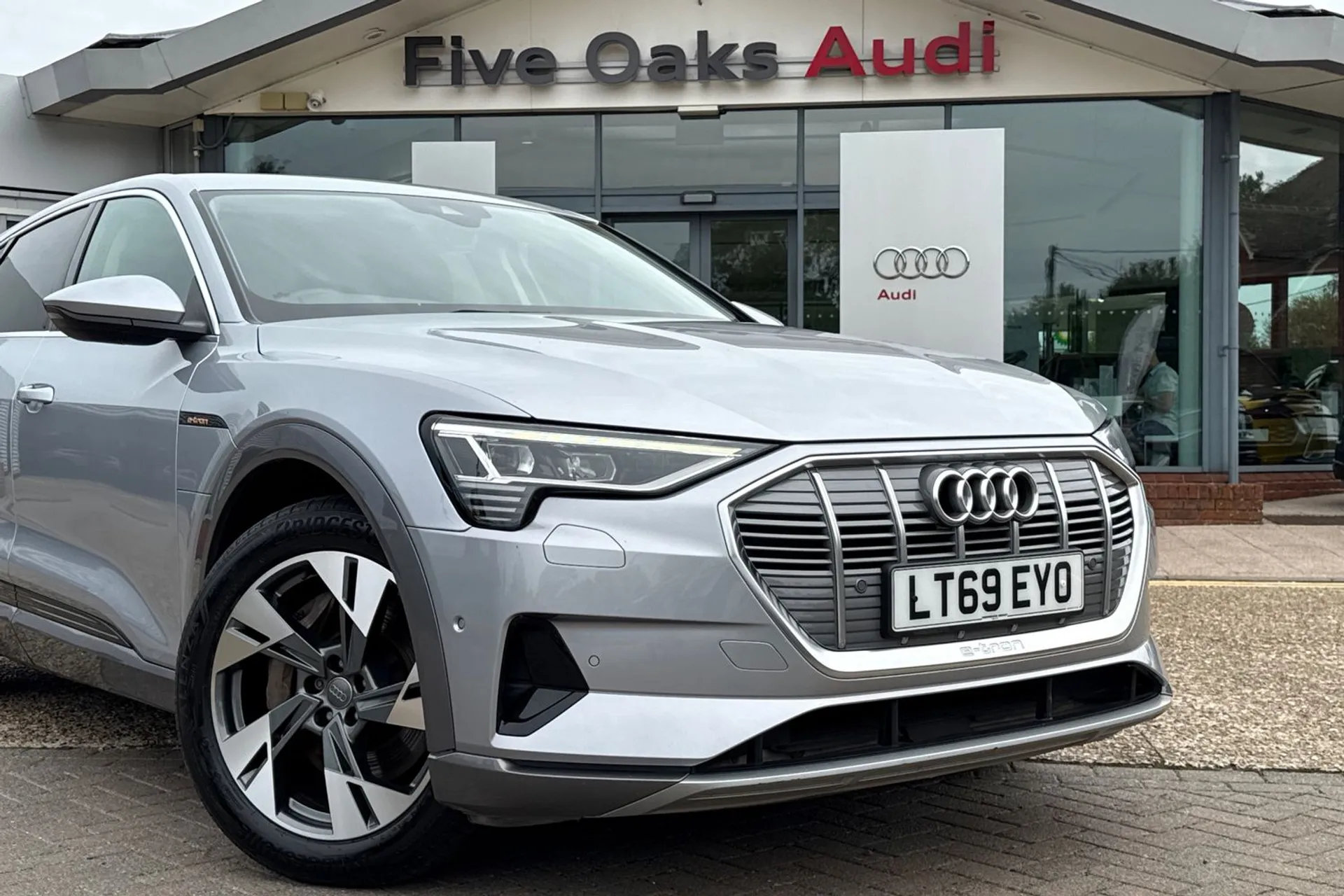 Audi e-tron thumbnail image number 27