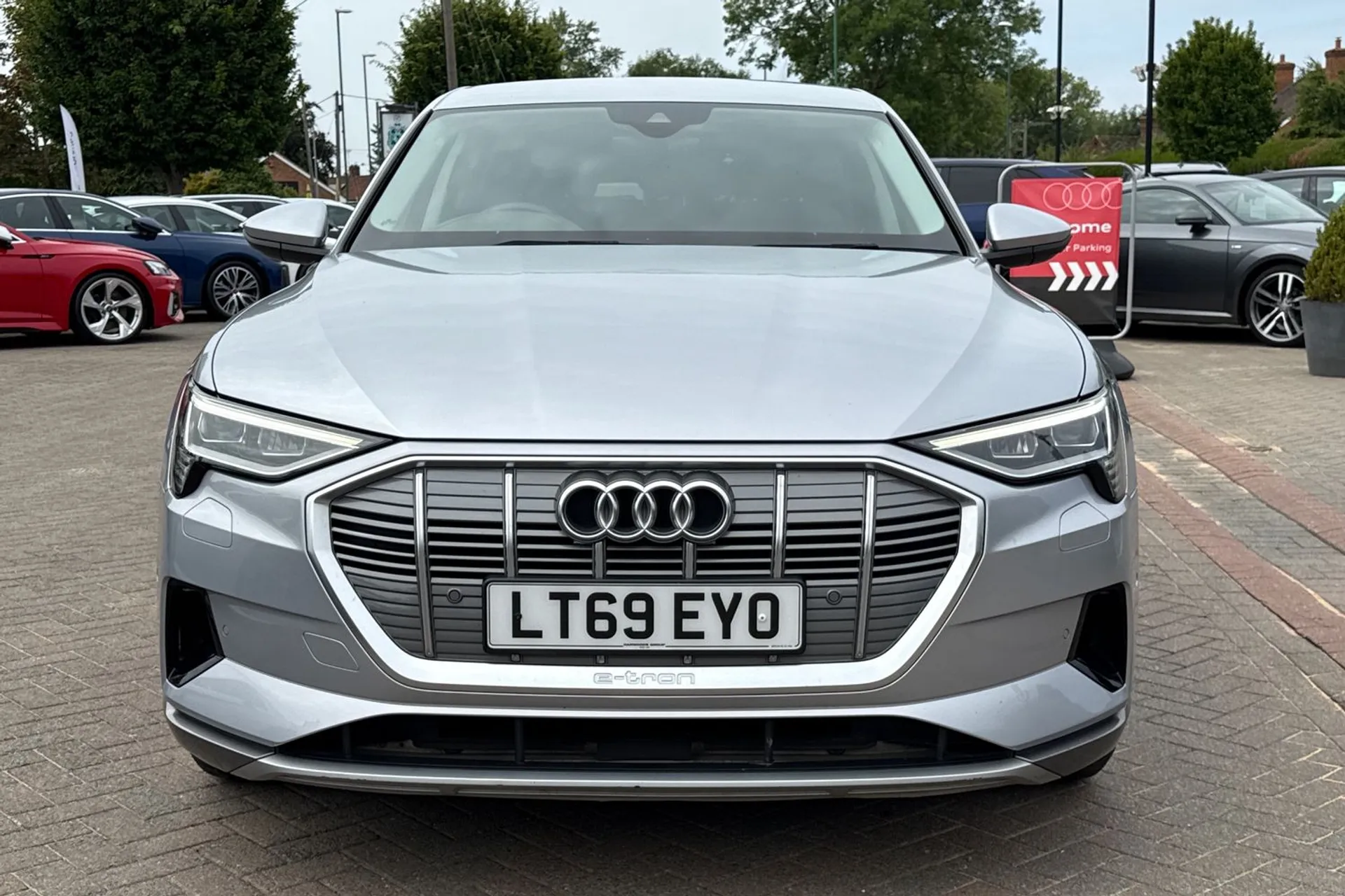 Audi e-tron thumbnail image number 28