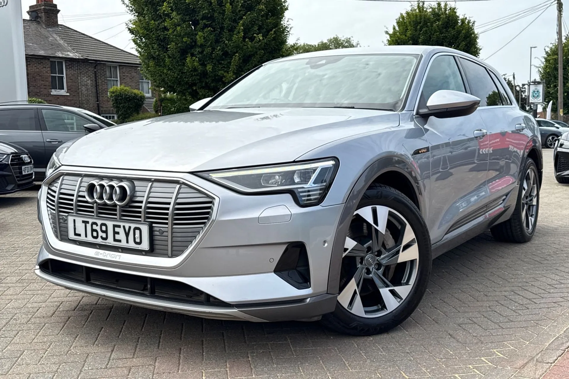 Audi e-tron thumbnail image number 29