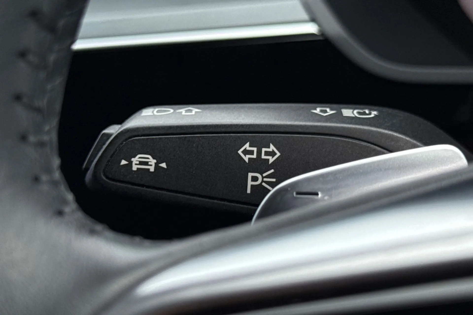 Audi e-tron thumbnail image number 21