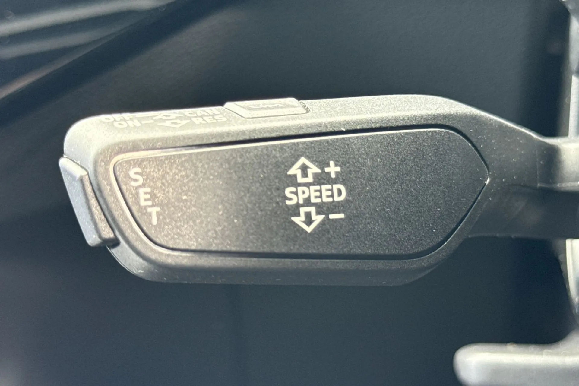 Audi e-tron thumbnail image number 20