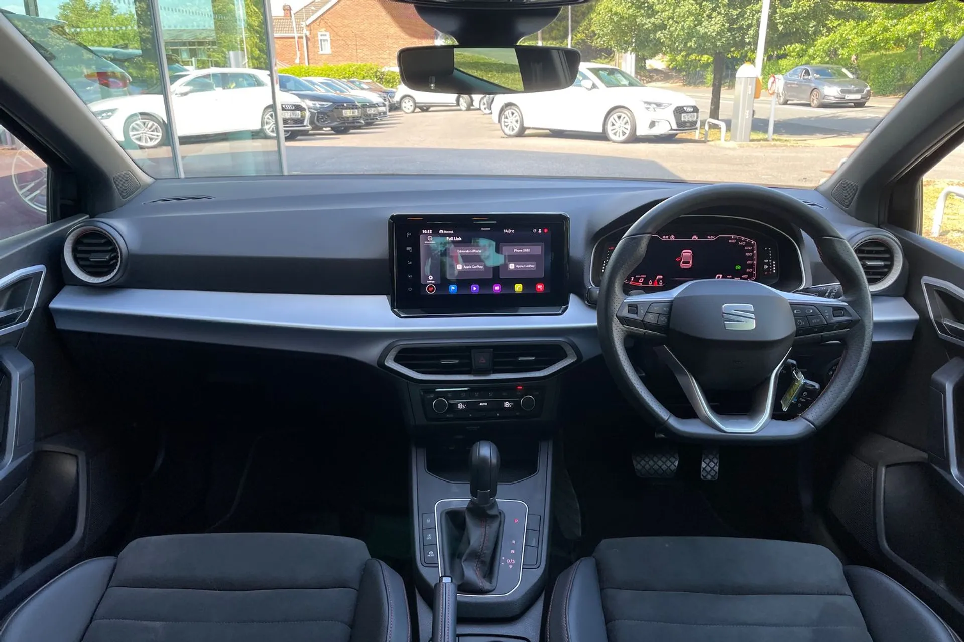 SEAT IBIZA thumbnail image number 3