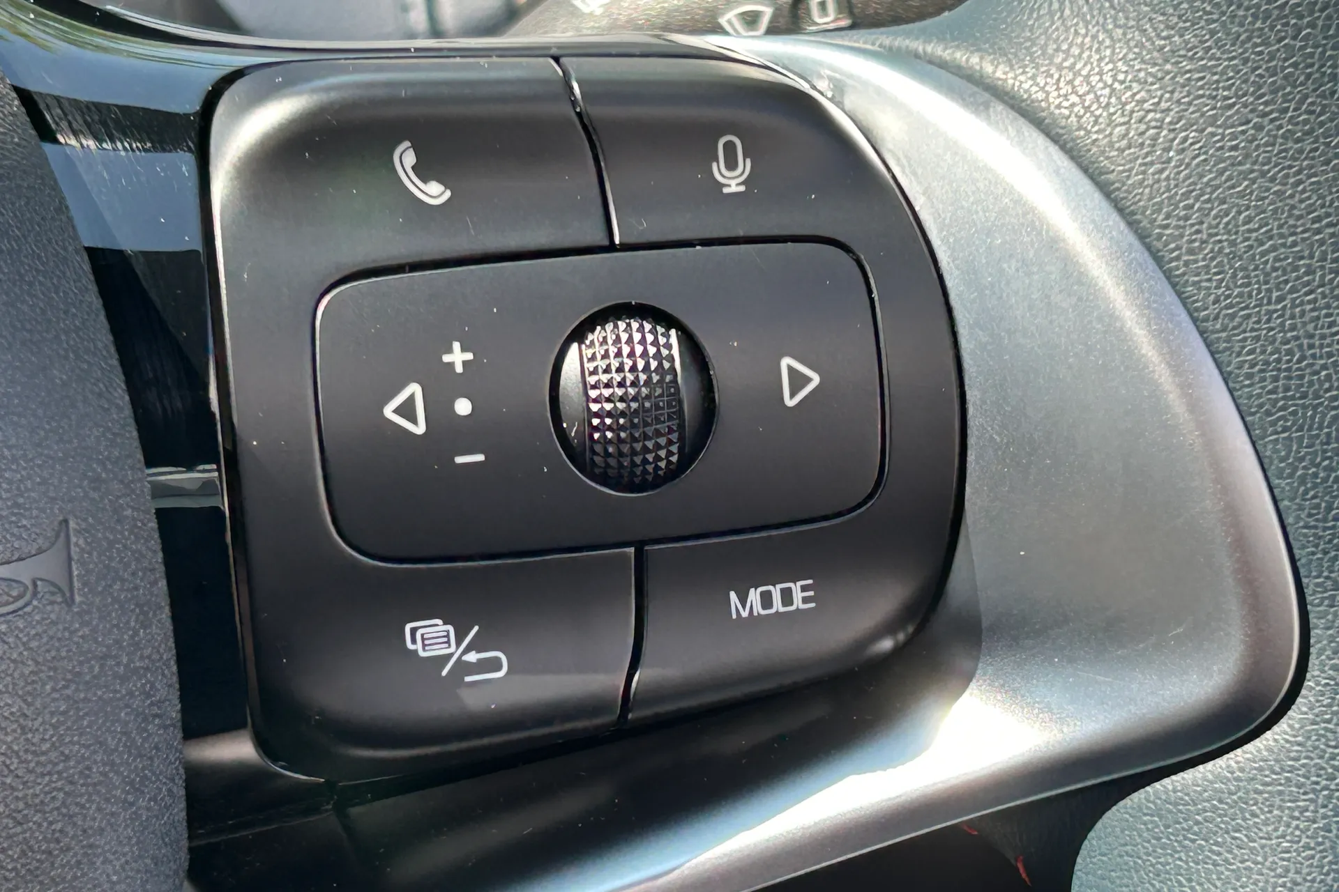BYD ATTO 3 thumbnail image number 50