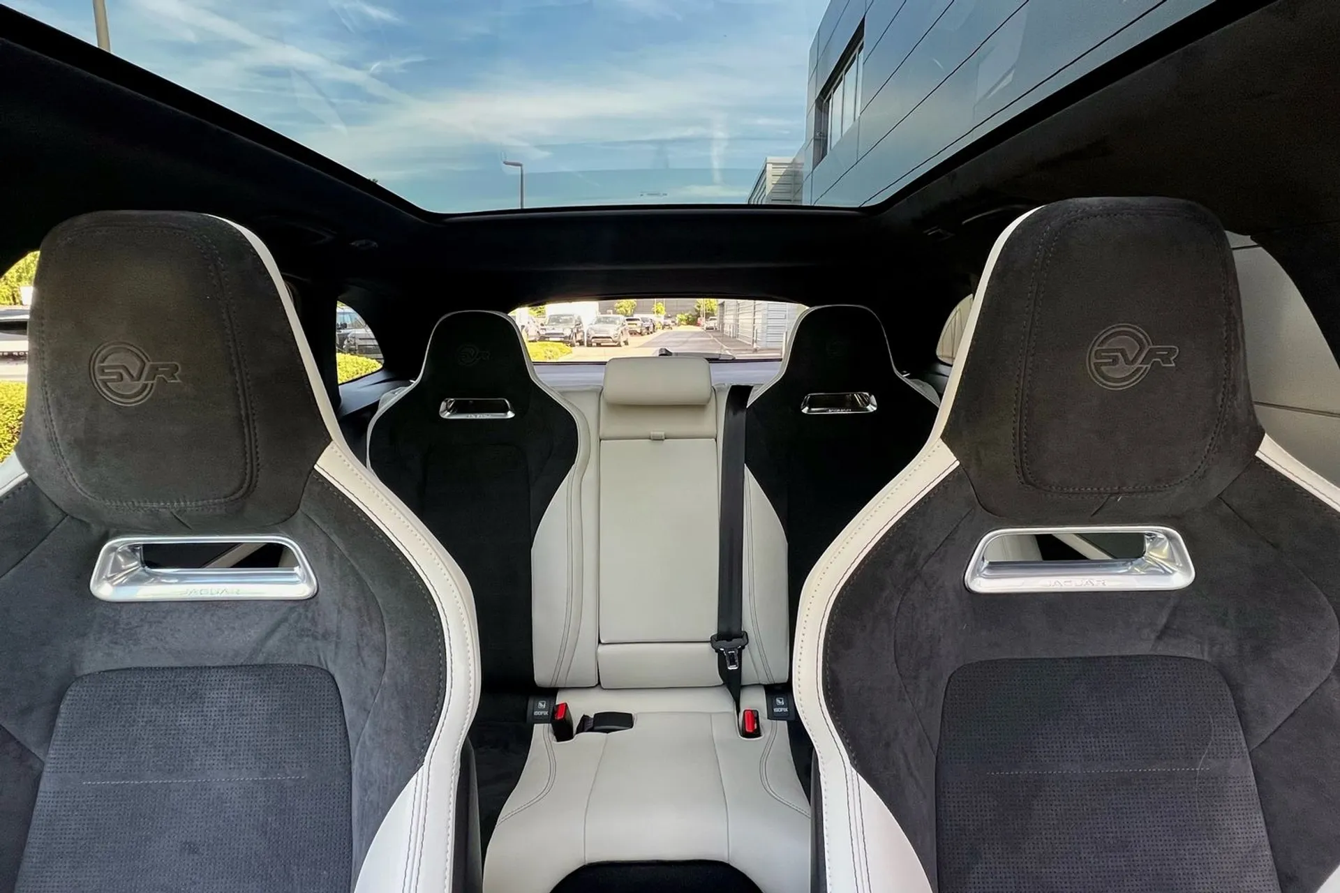 Jaguar F-PACE thumbnail image number 49
