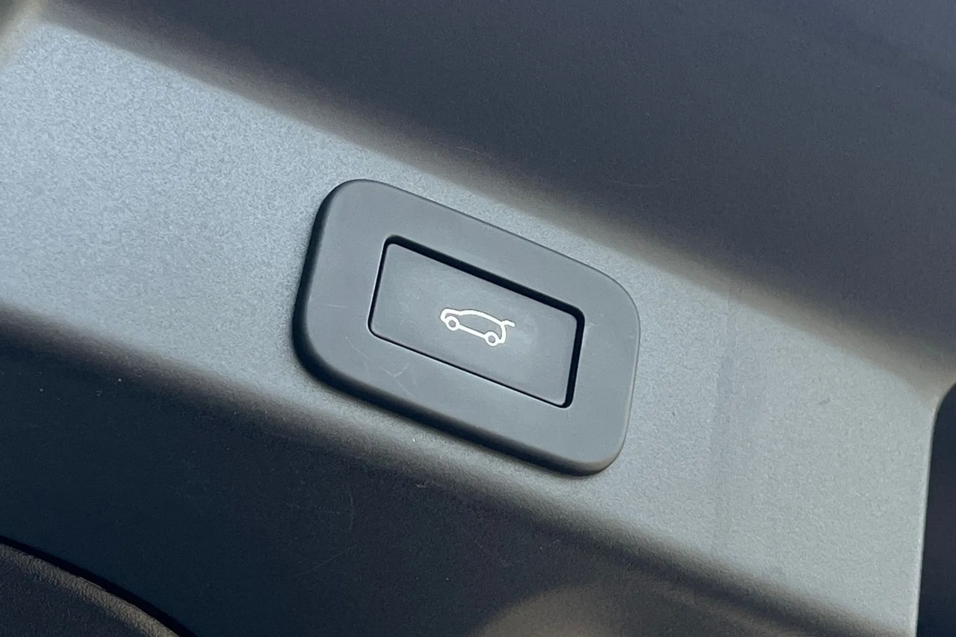 Jaguar F-PACE thumbnail image number 41