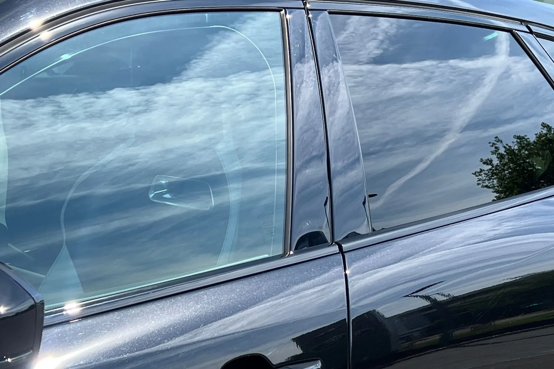 Jaguar F-PACE thumbnail image number 30