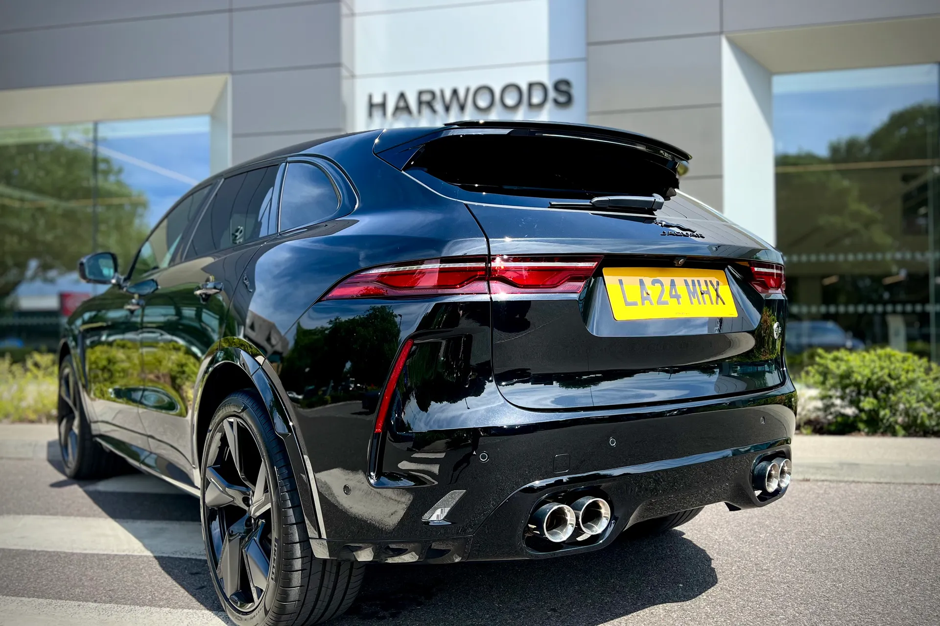 Jaguar F-PACE thumbnail image number 26