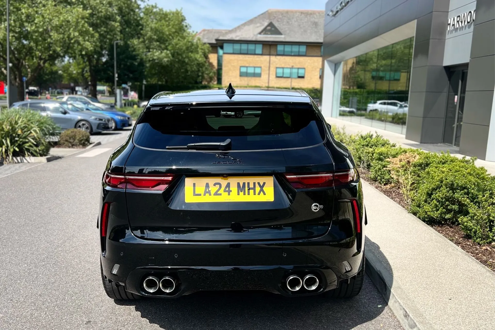 Jaguar F-PACE thumbnail image number 15