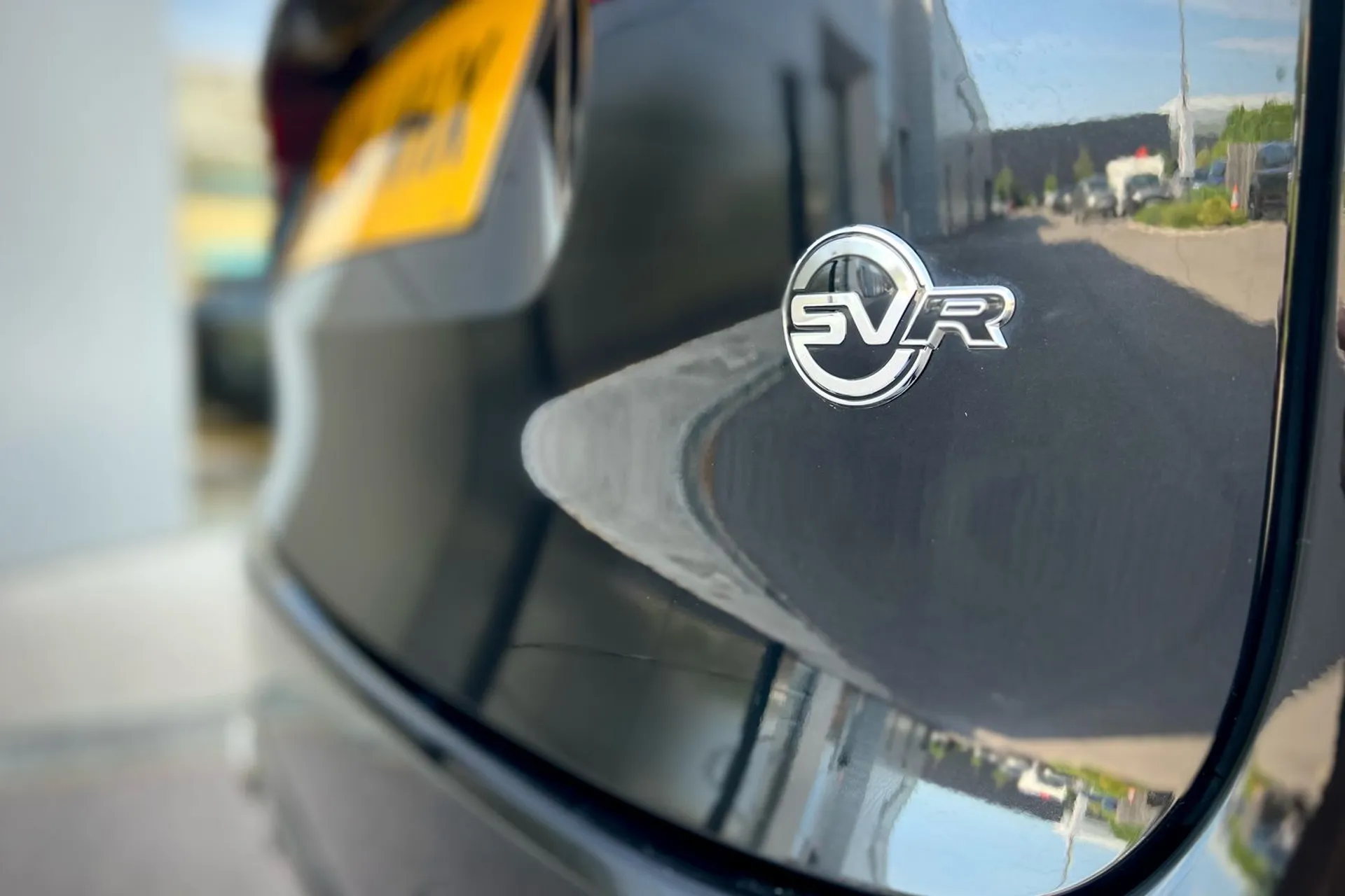 Jaguar F-PACE thumbnail image number 40