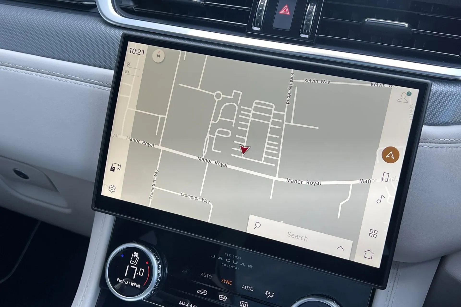 Jaguar F-PACE thumbnail image number 4