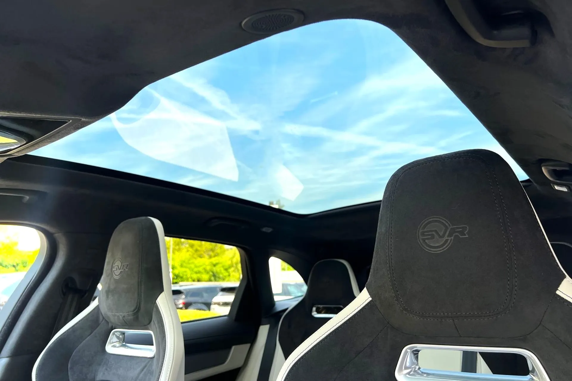 Jaguar F-PACE thumbnail image number 7