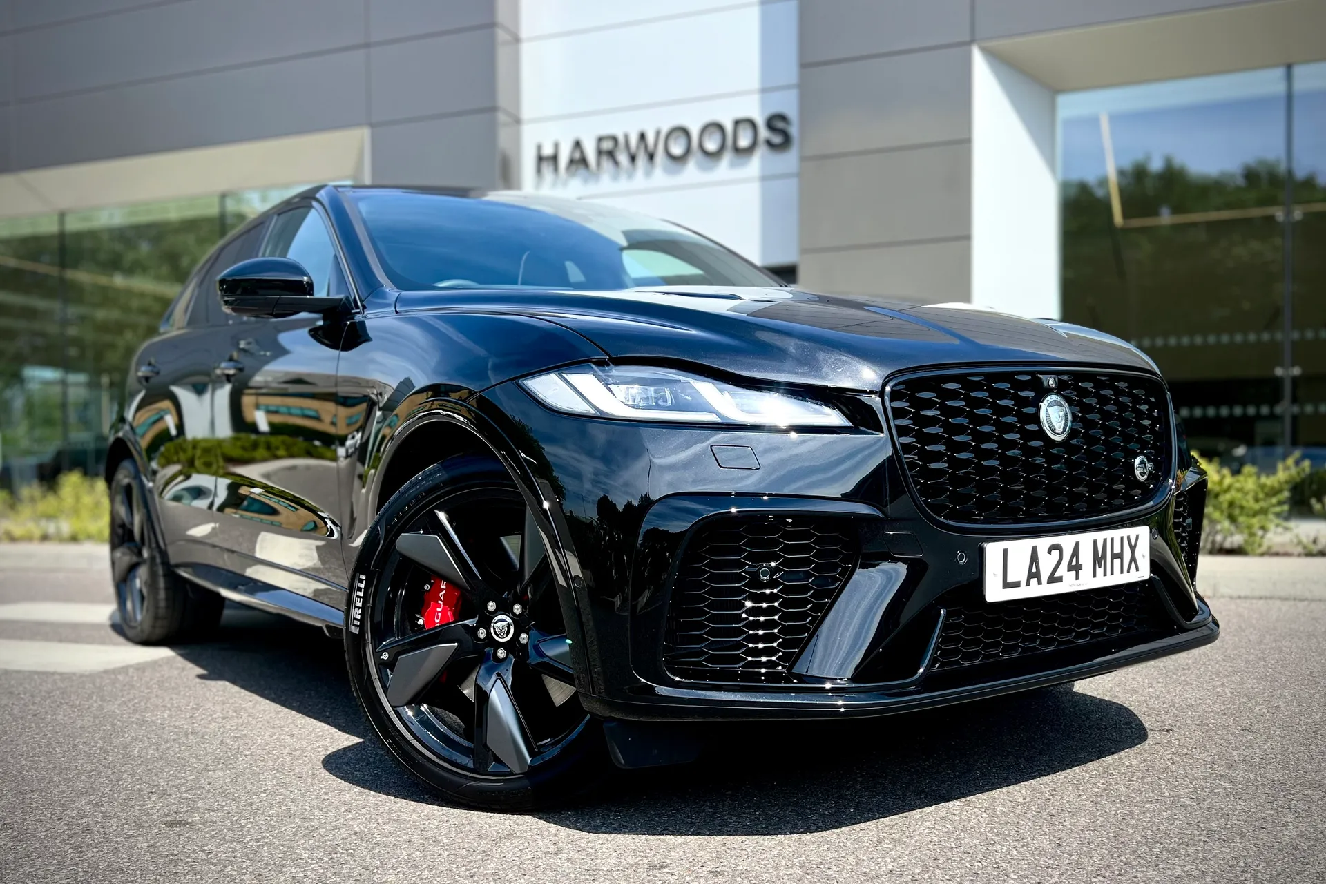 Jaguar F-PACE thumbnail image number 9