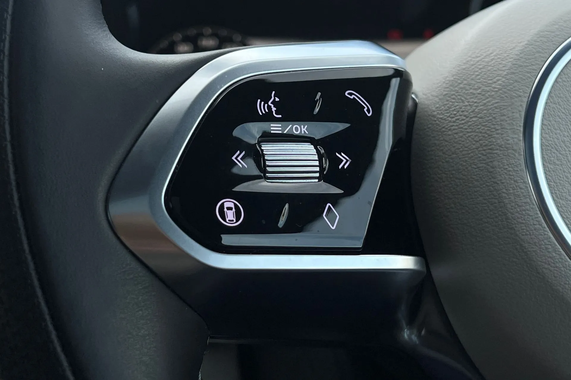Jaguar F-PACE thumbnail image number 62