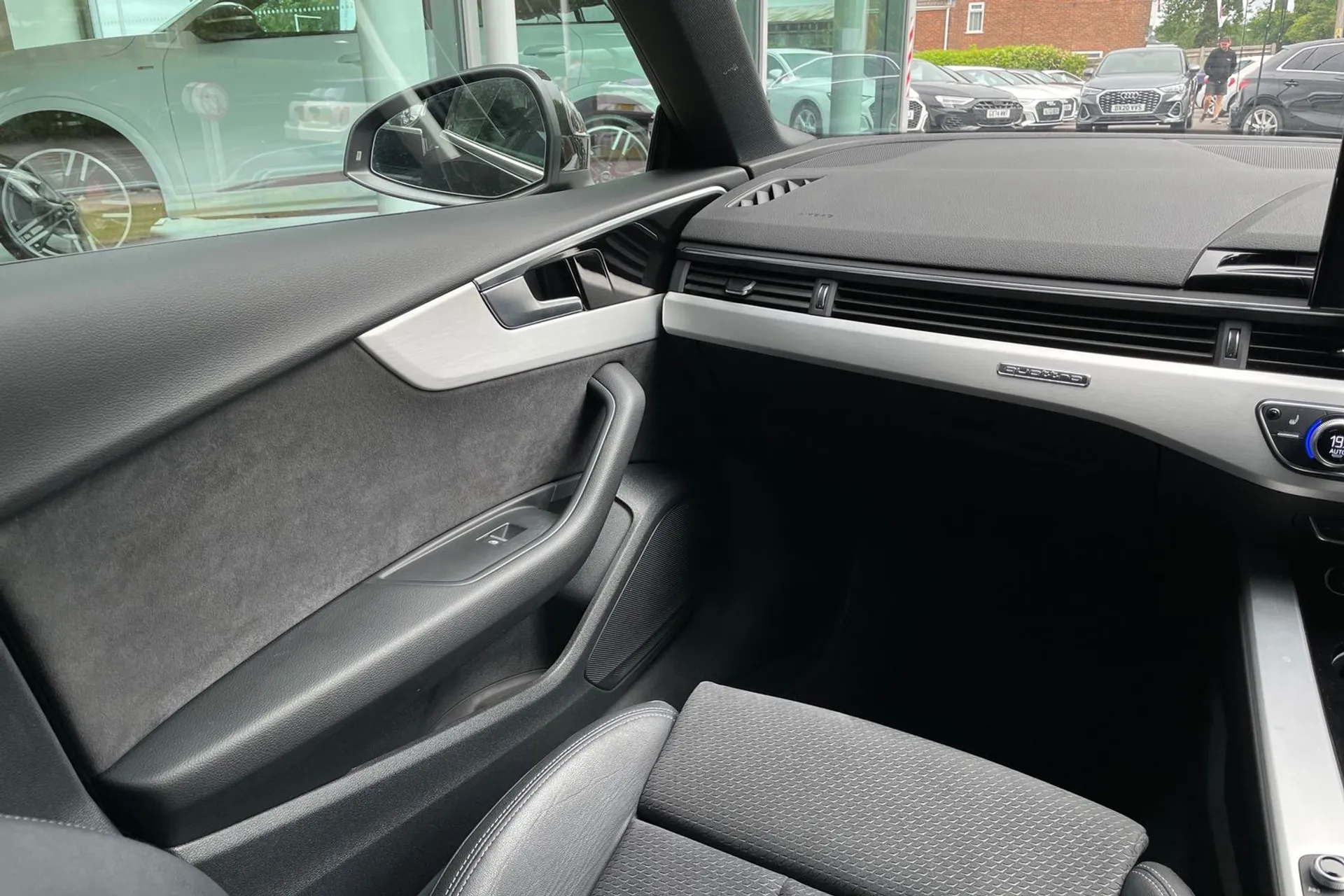 Audi A5 thumbnail image number 31