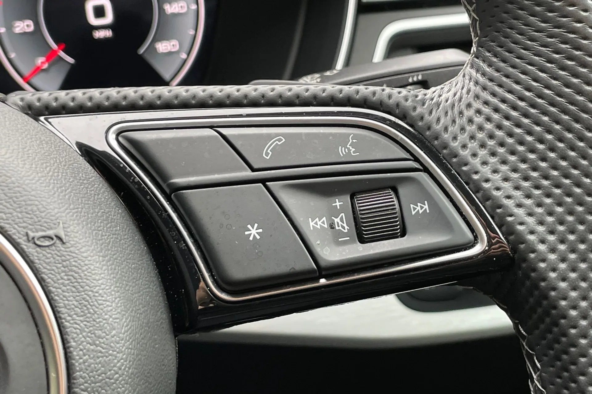Audi A5 thumbnail image number 36