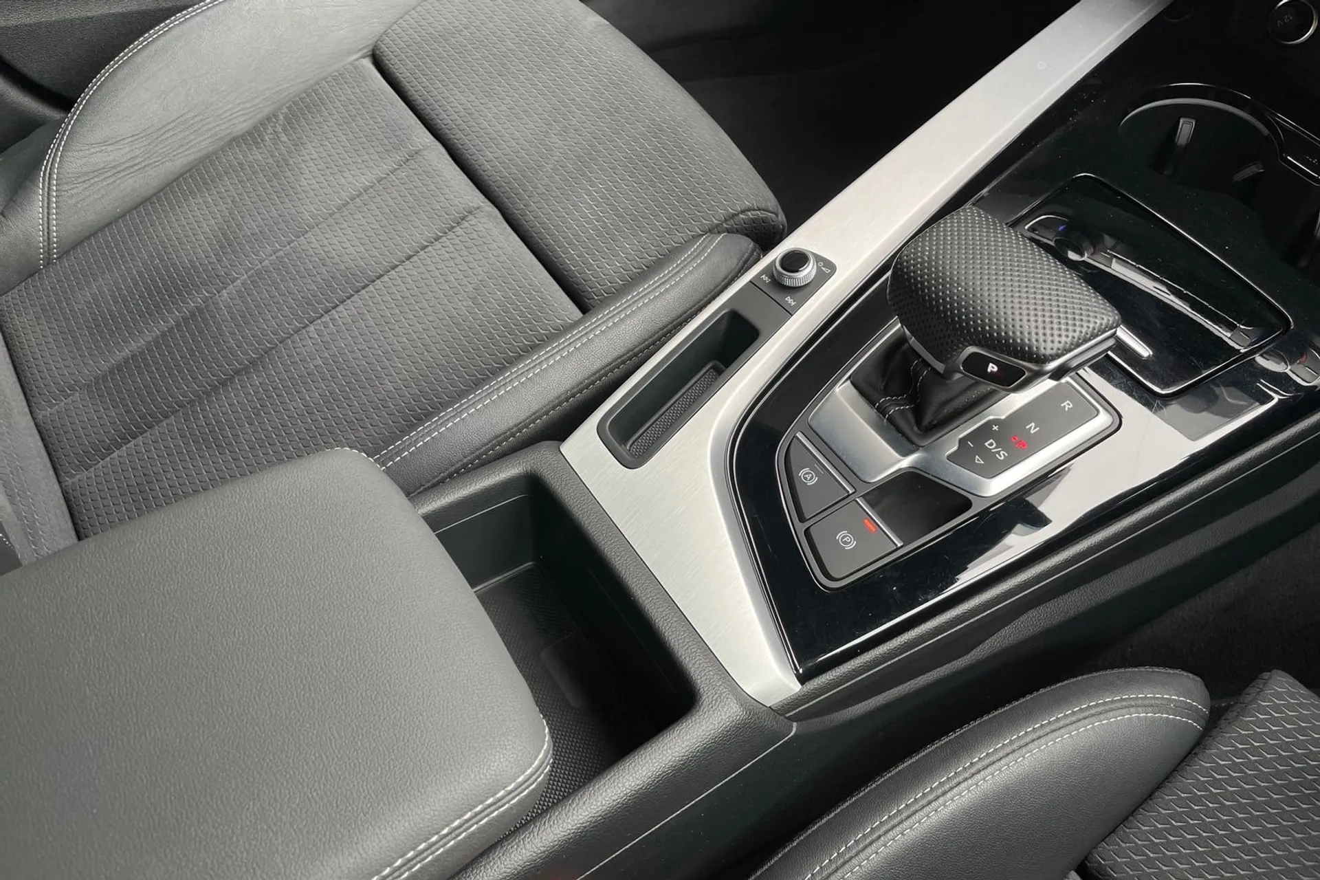 Audi A5 thumbnail image number 40