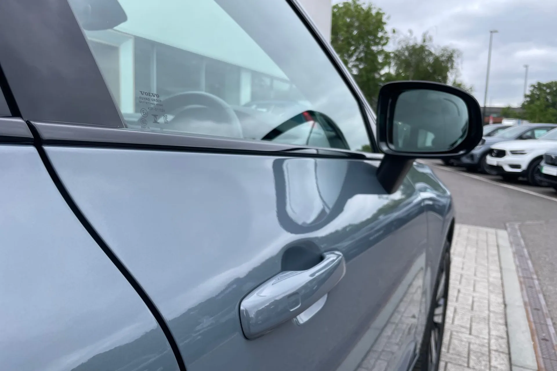 Volvo XC60 thumbnail image number 16