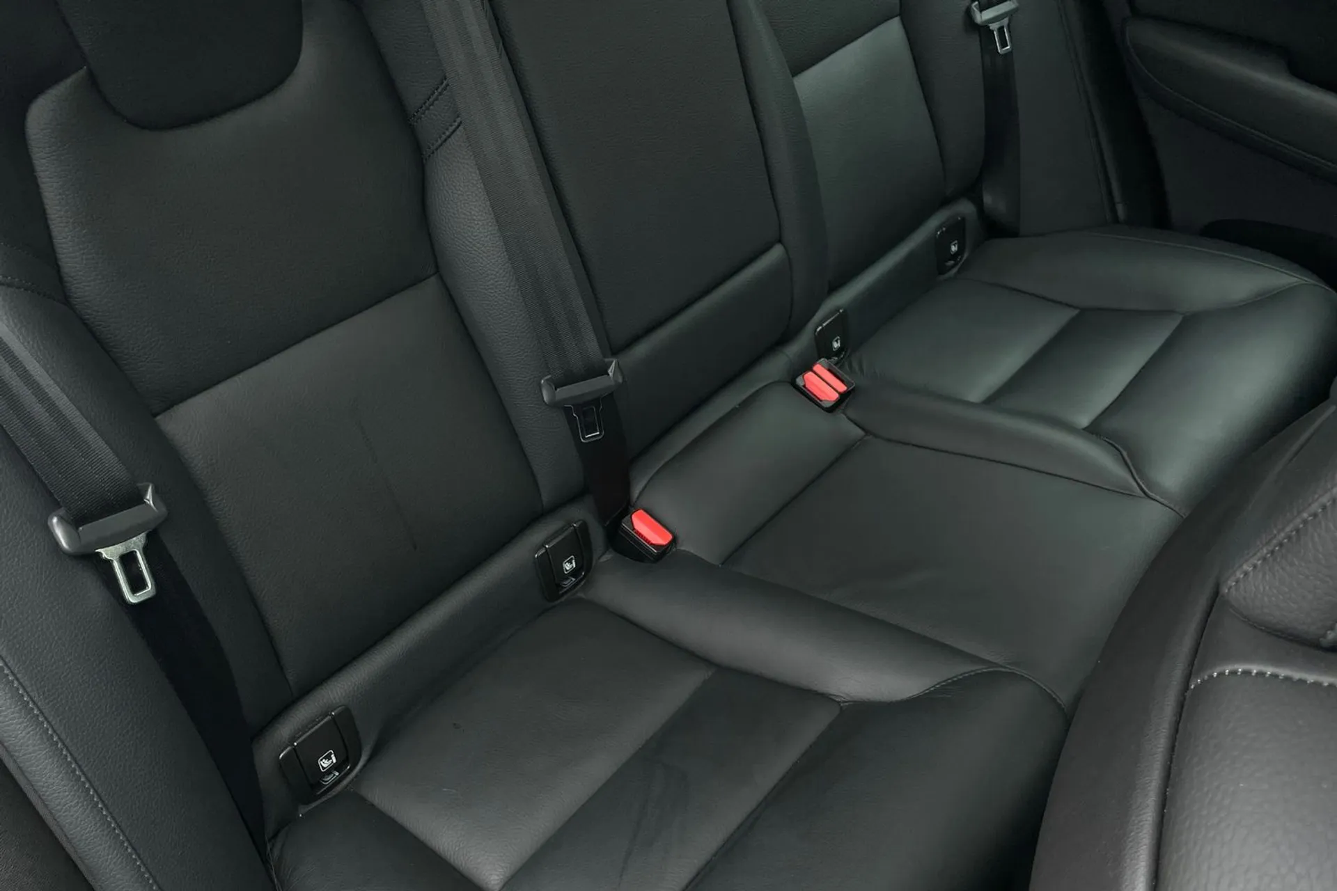 Volvo XC60 thumbnail image number 24