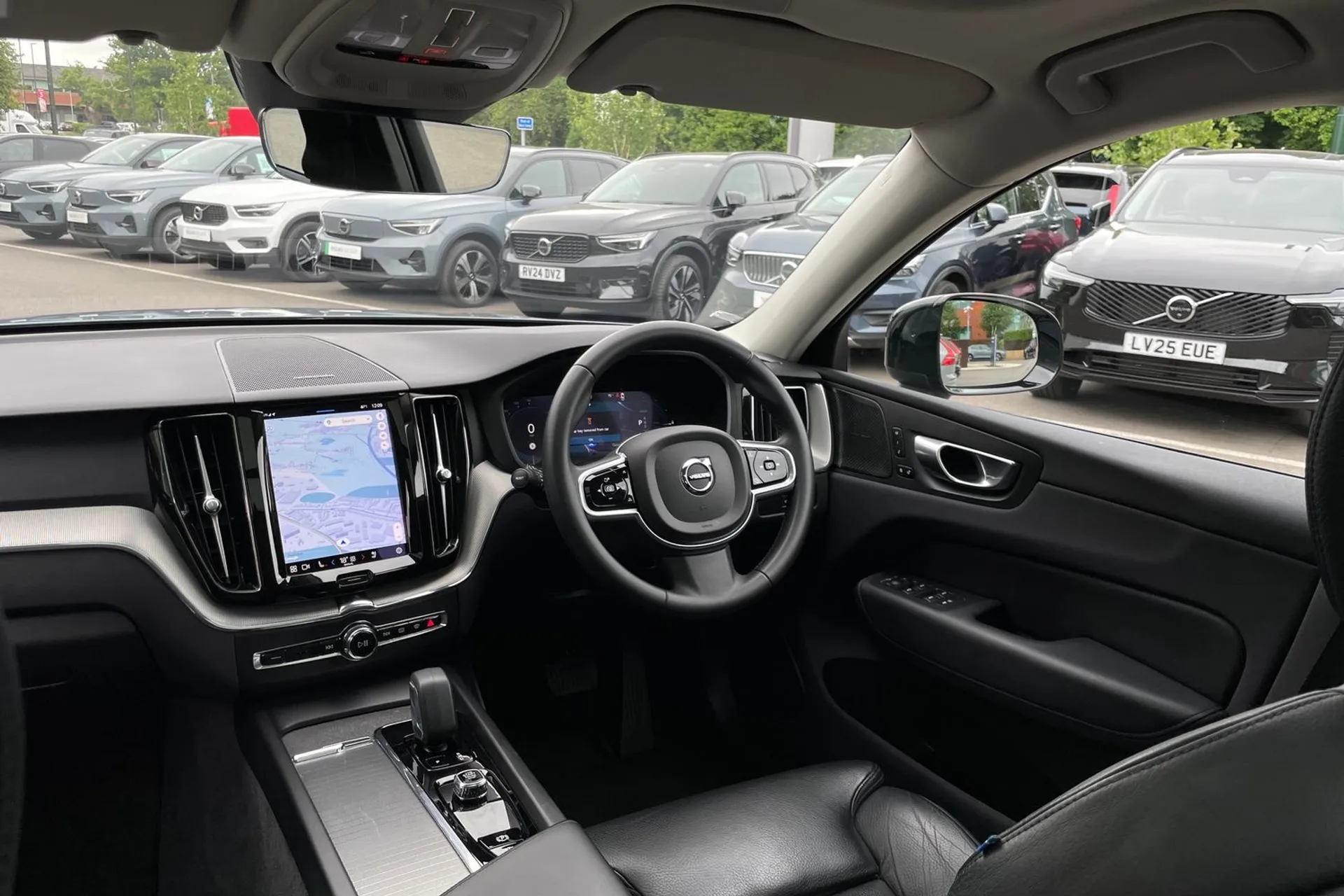 Volvo XC60 thumbnail image number 32