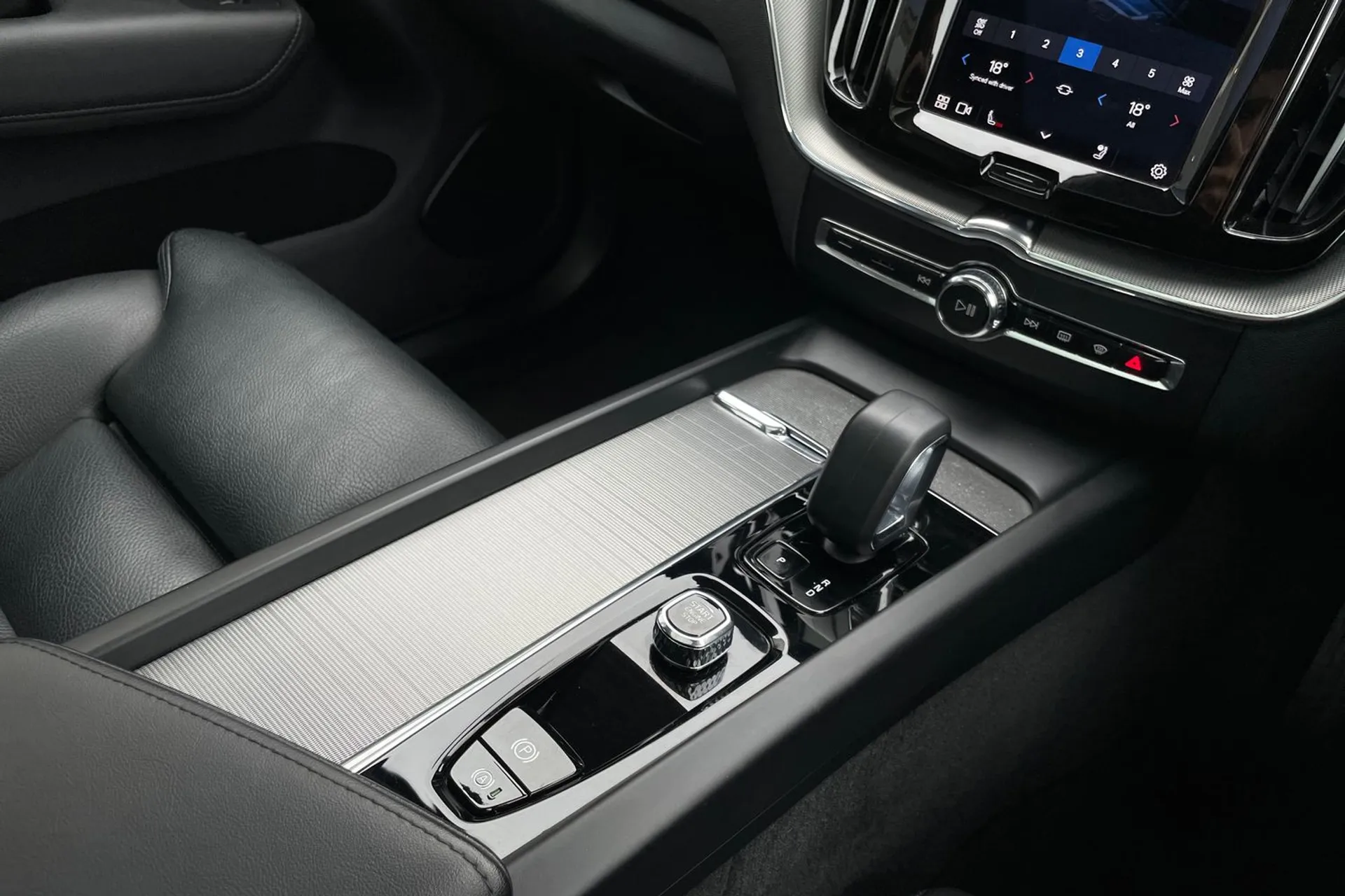Volvo XC60 thumbnail image number 44