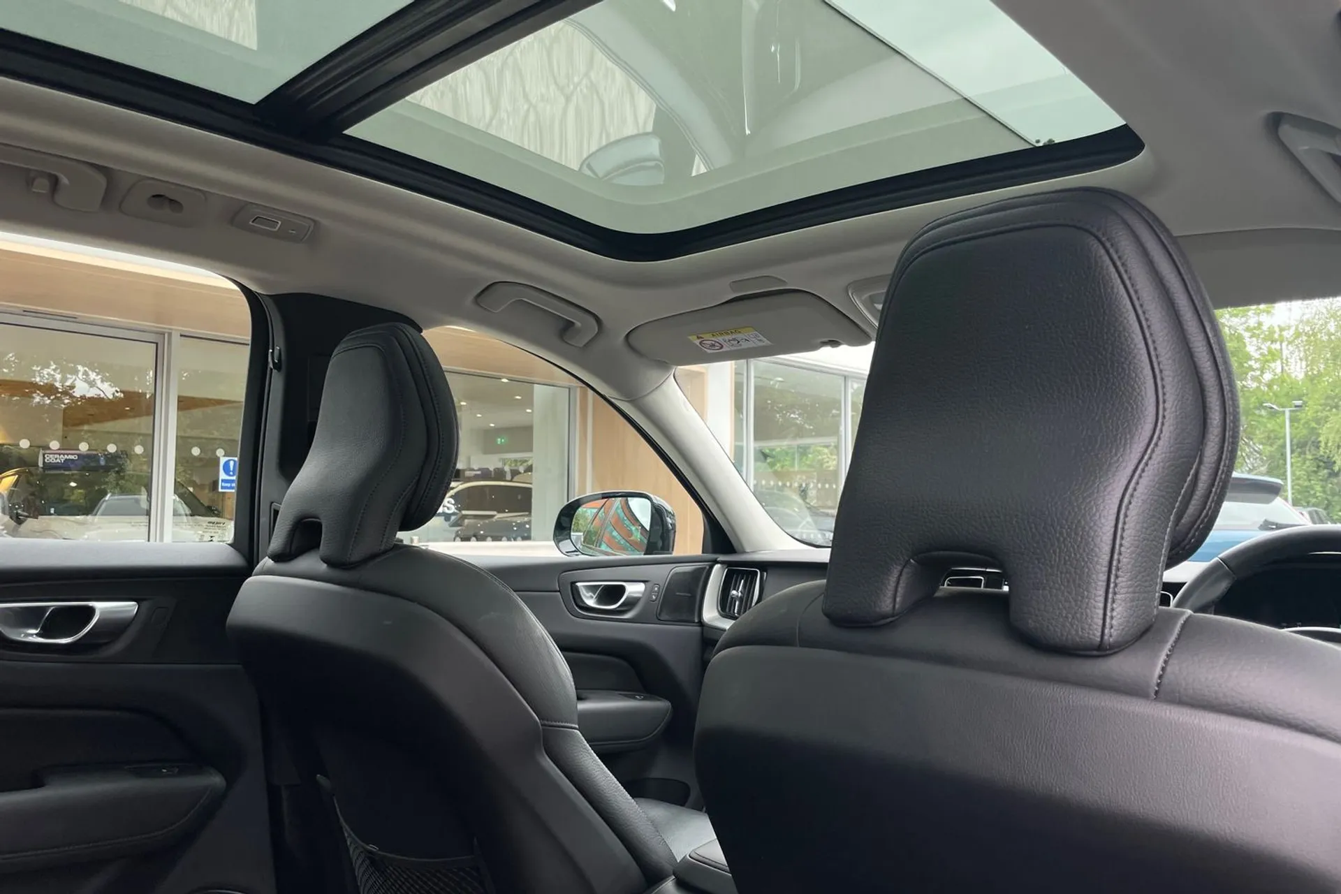 Volvo XC60 thumbnail image number 23