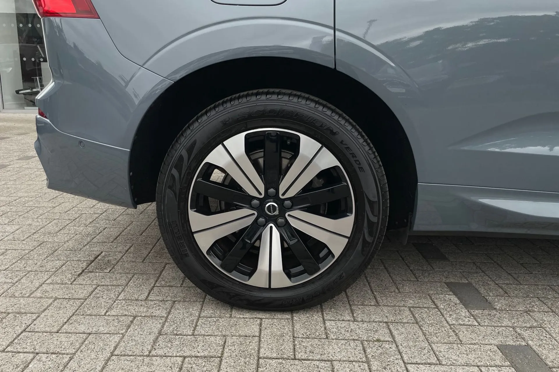 Volvo XC60 thumbnail image number 13