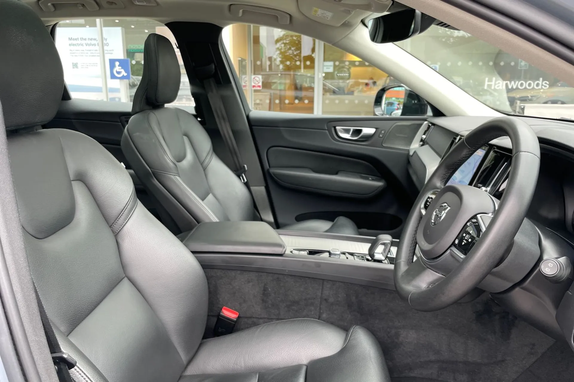 Volvo XC60 thumbnail image number 25