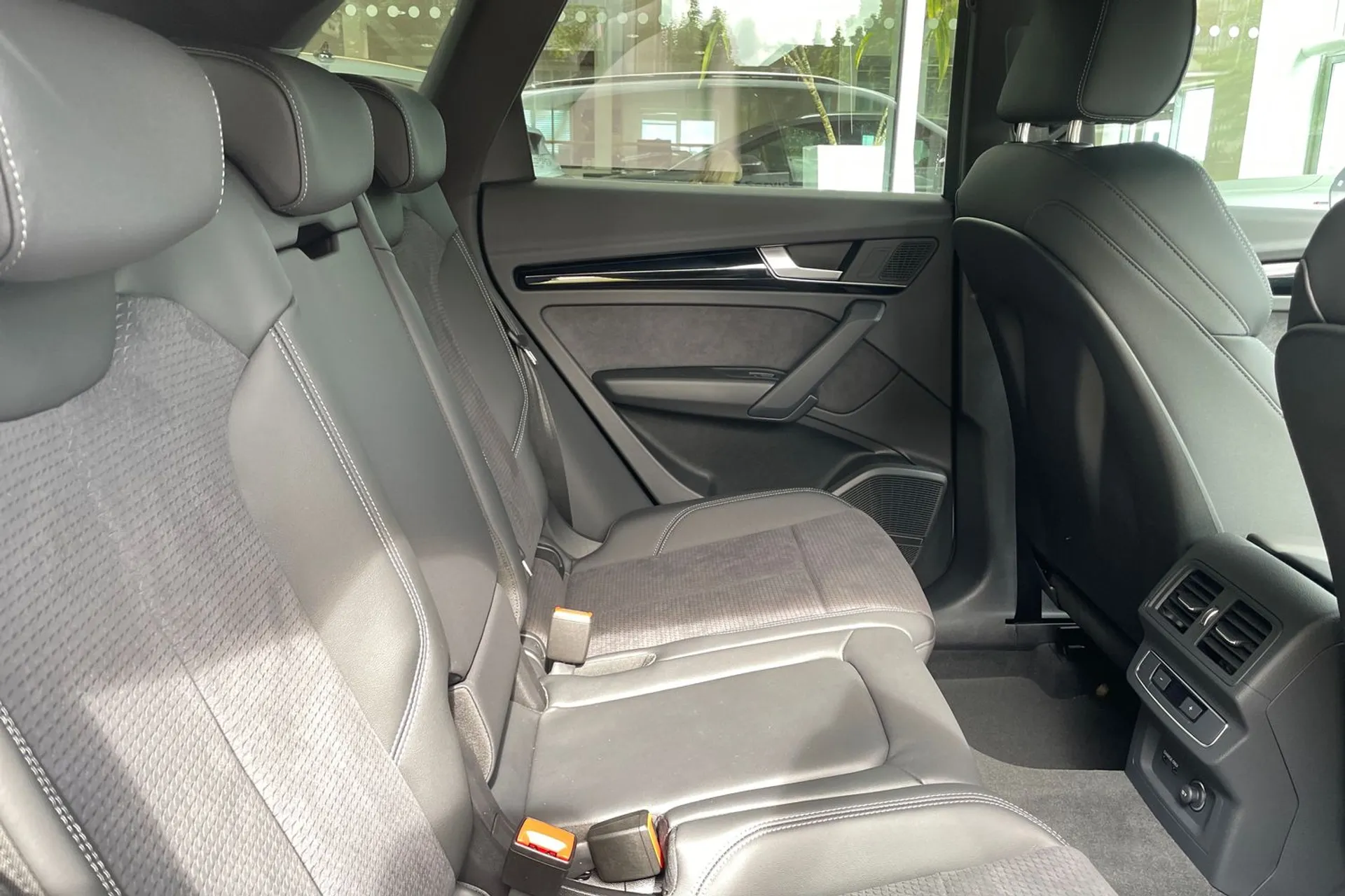 Audi Q5 thumbnail image number 23