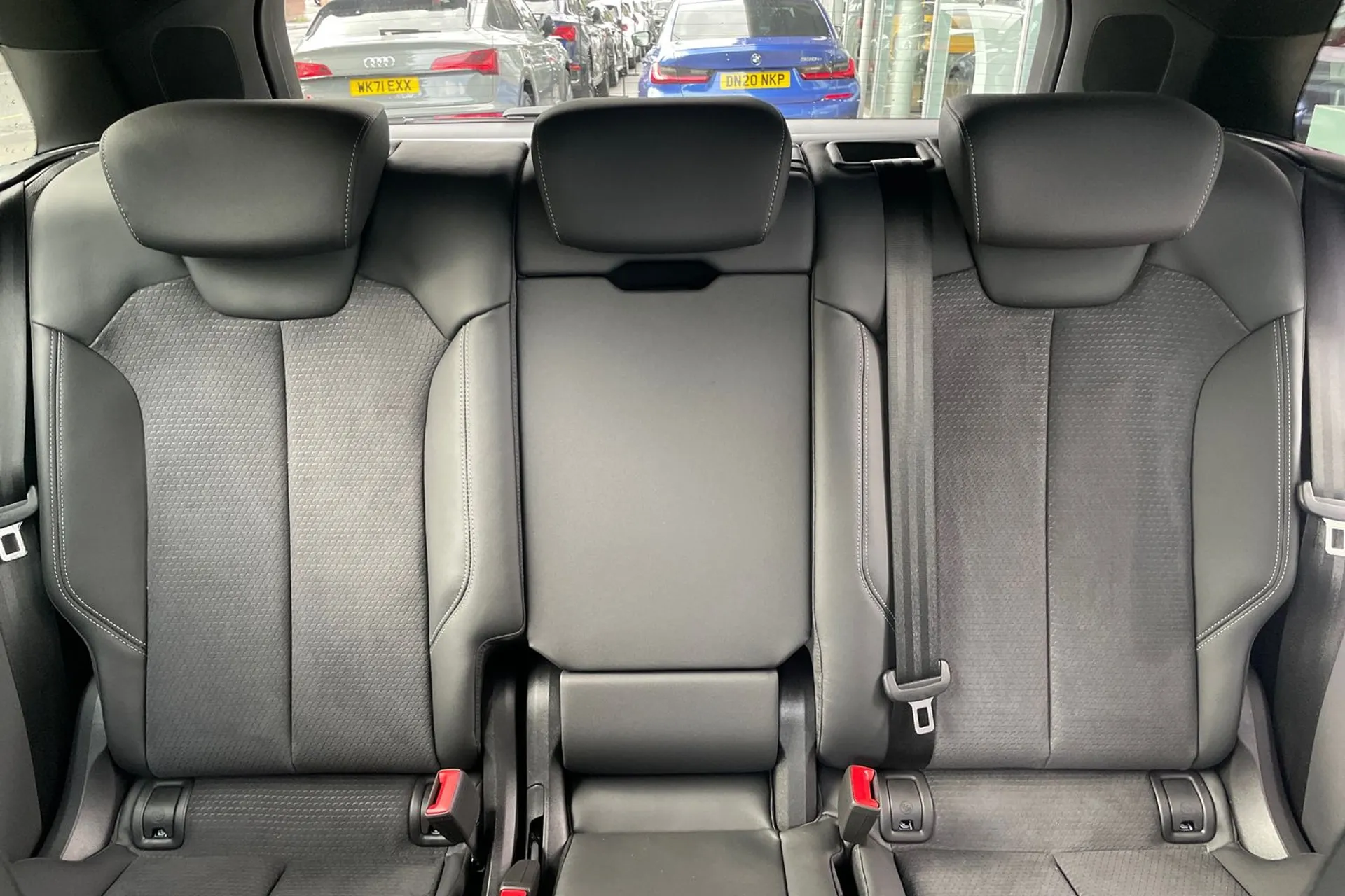 Audi Q5 thumbnail image number 30