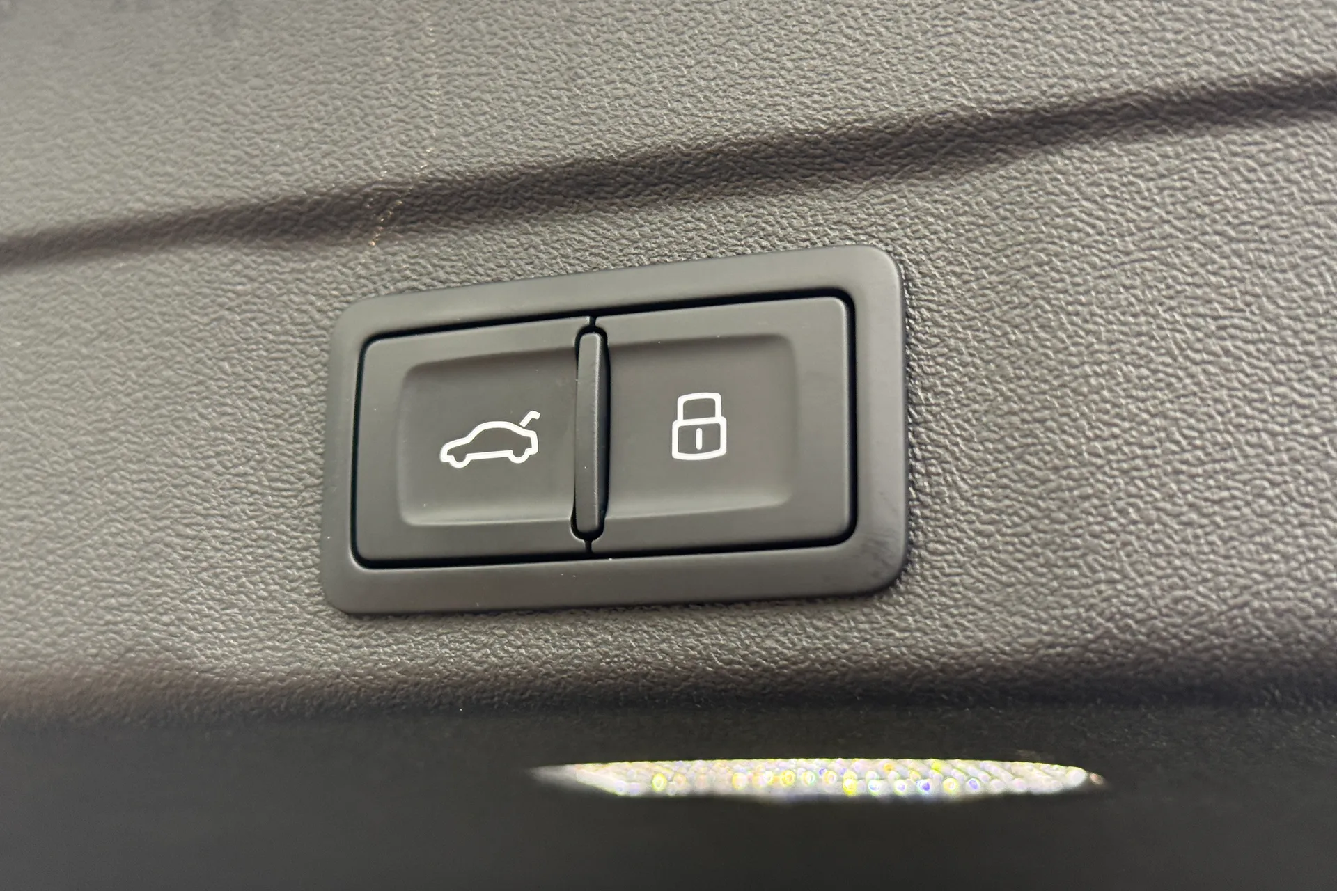 Audi A6 thumbnail image number 38