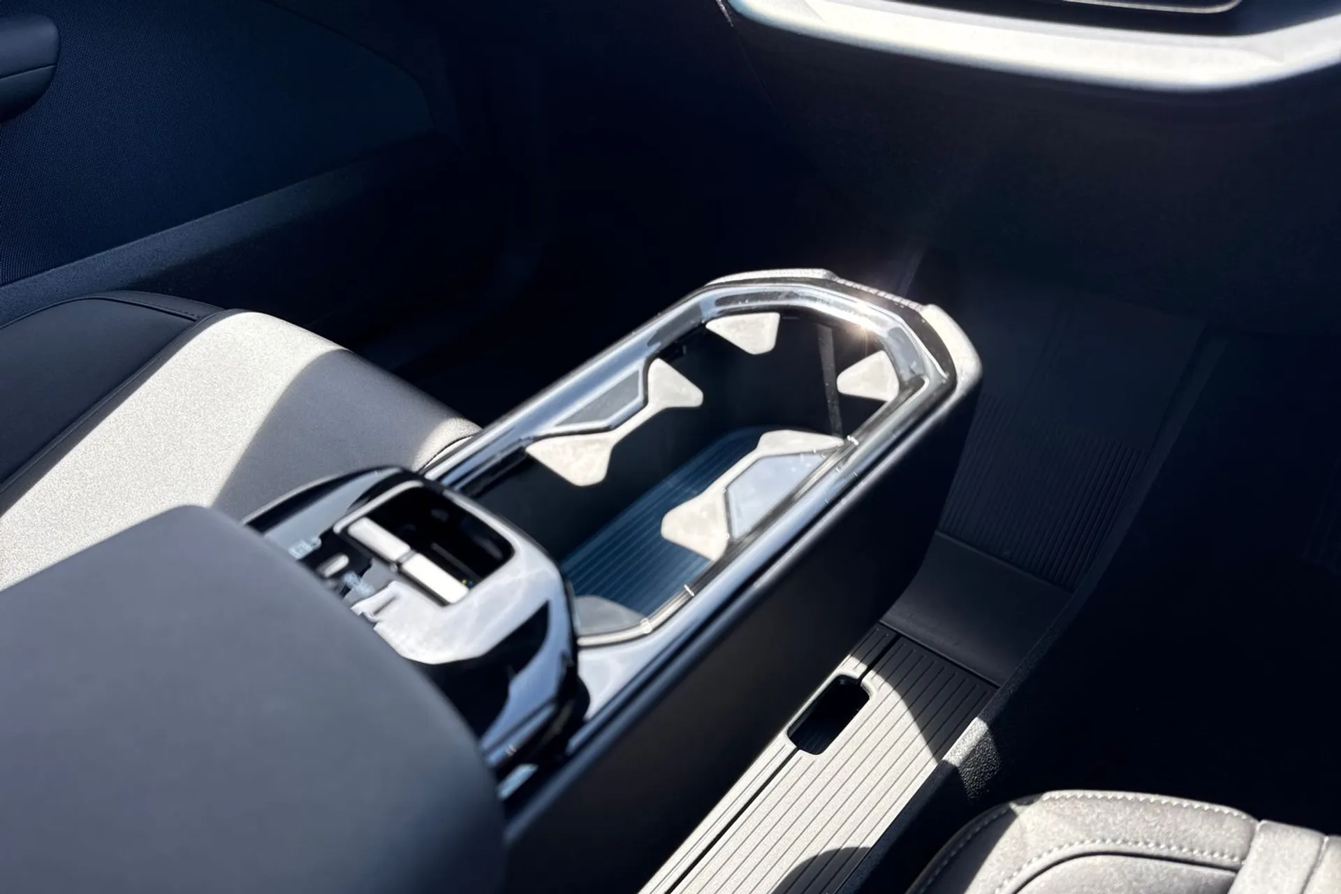 Volvo EX30 thumbnail image number 42