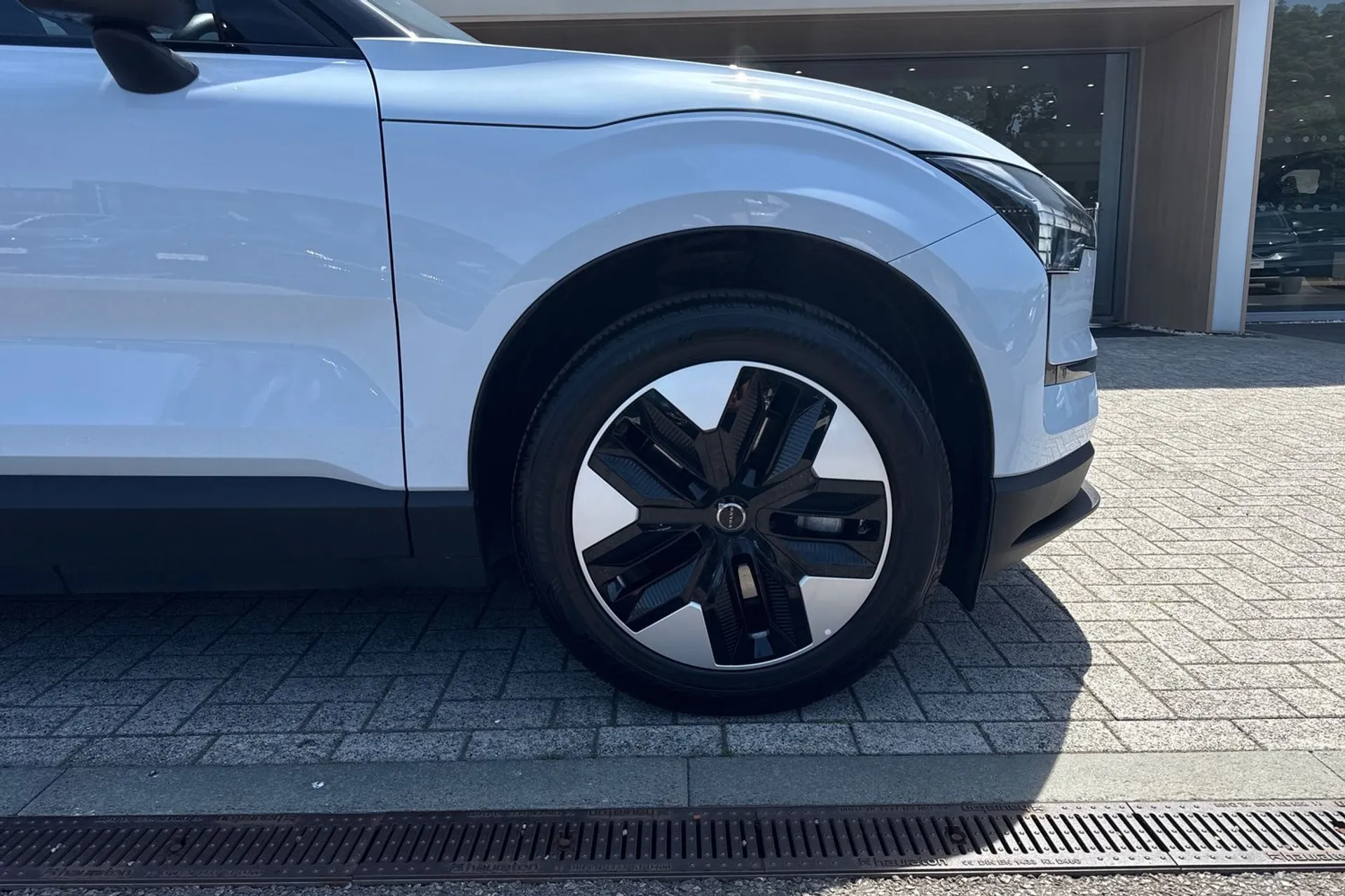 Volvo EX30 thumbnail image number 14