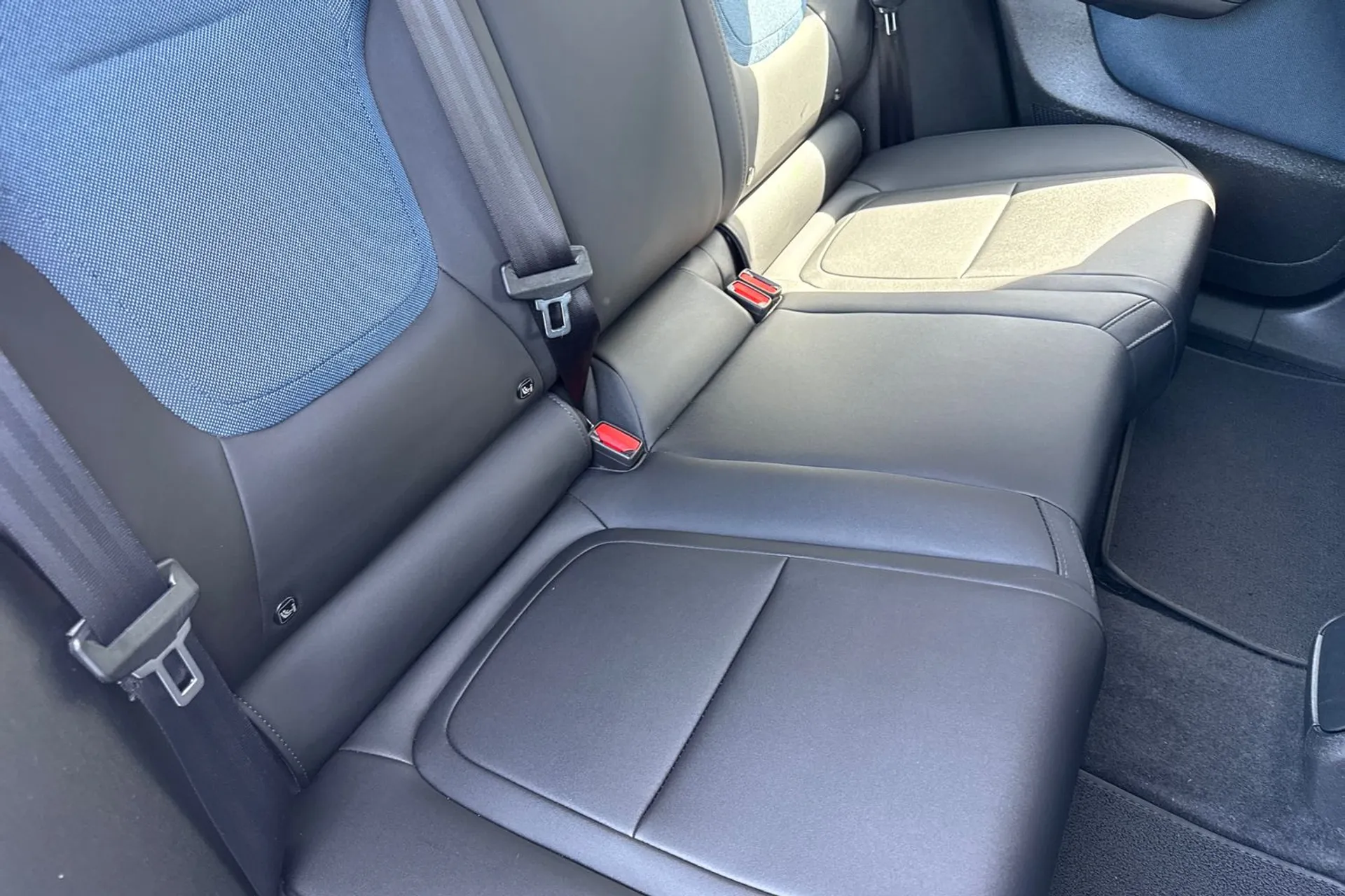 Volvo EX30 thumbnail image number 25
