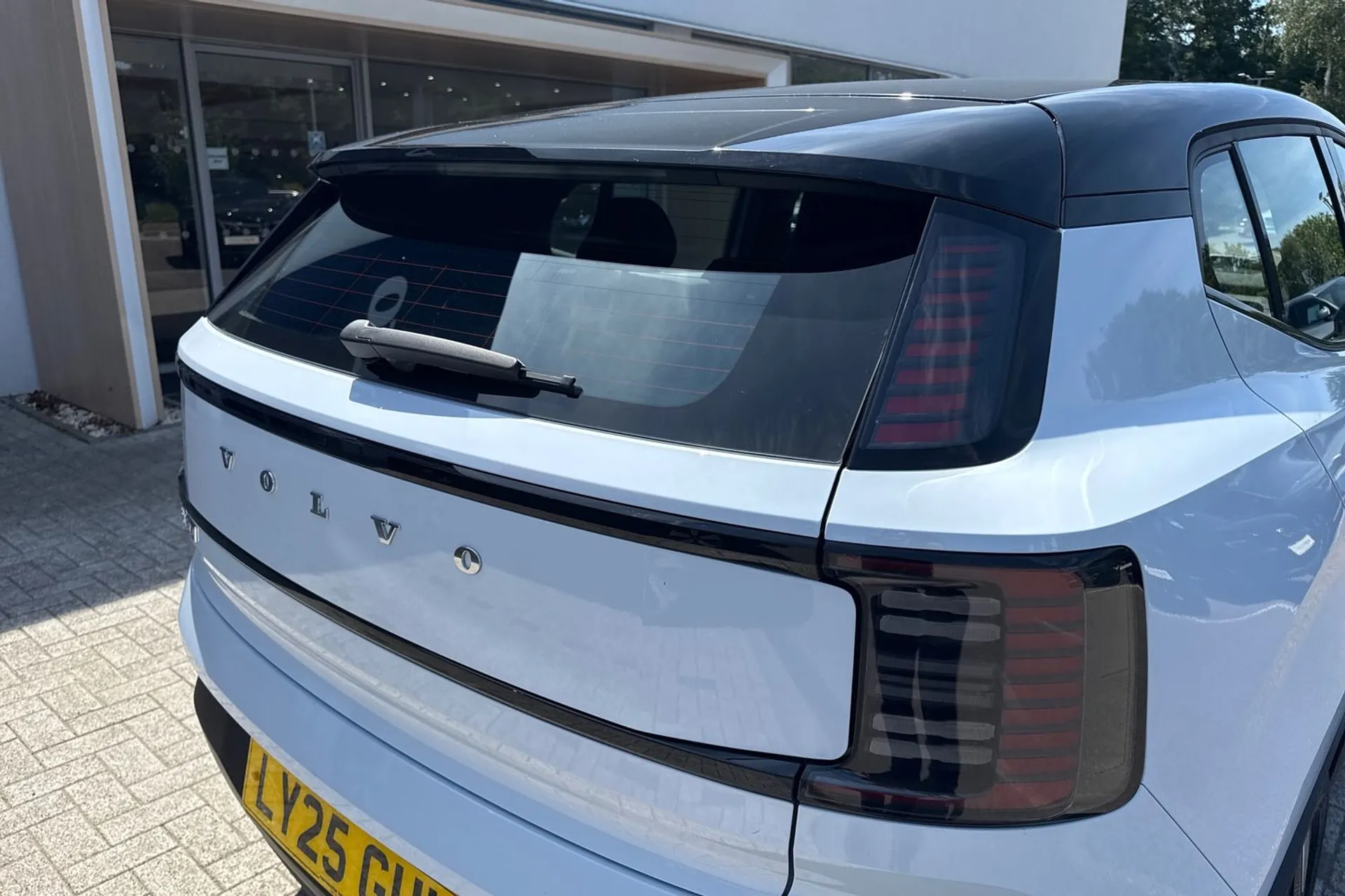 Volvo EX30 thumbnail image number 16