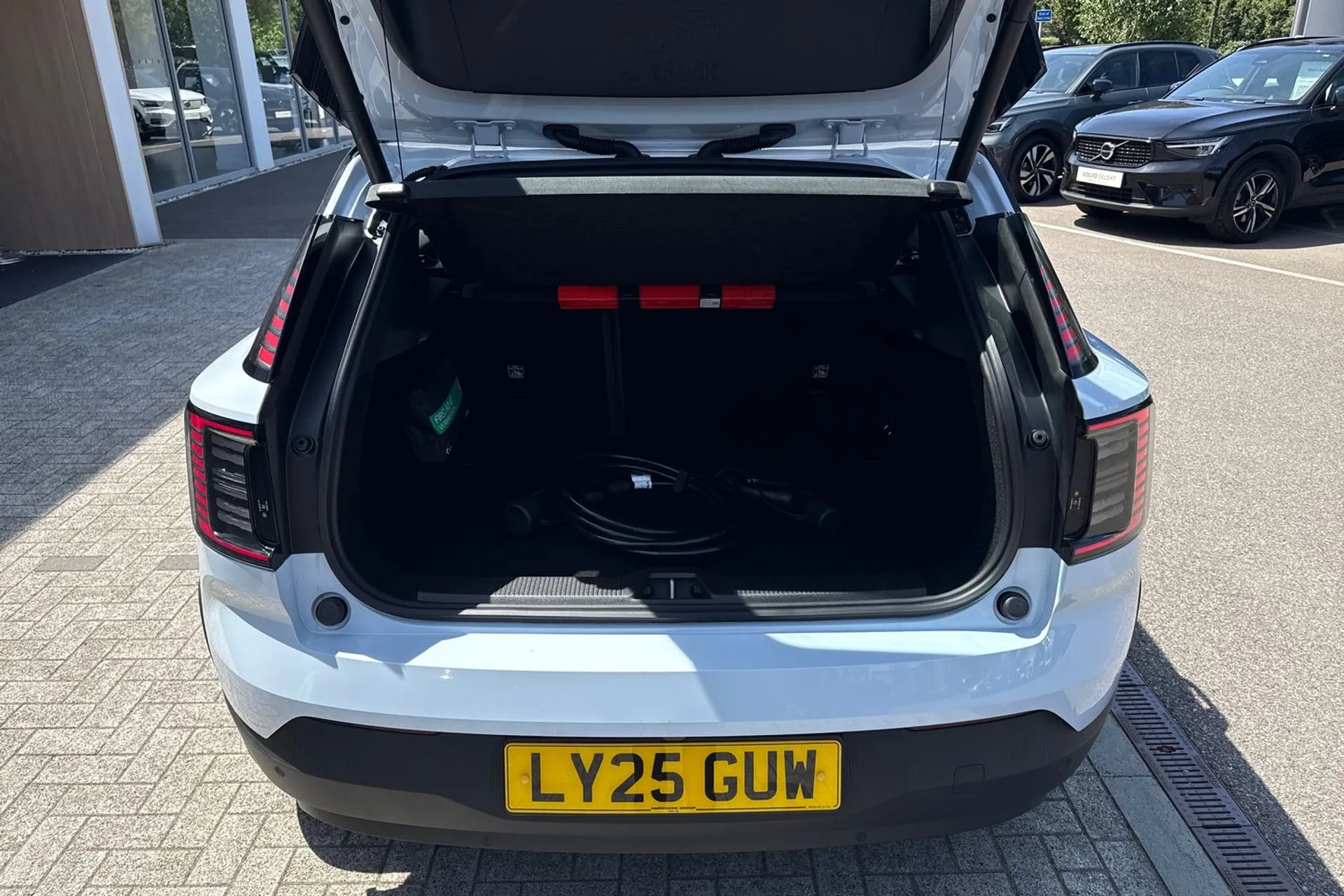 Volvo EX30 thumbnail image number 20