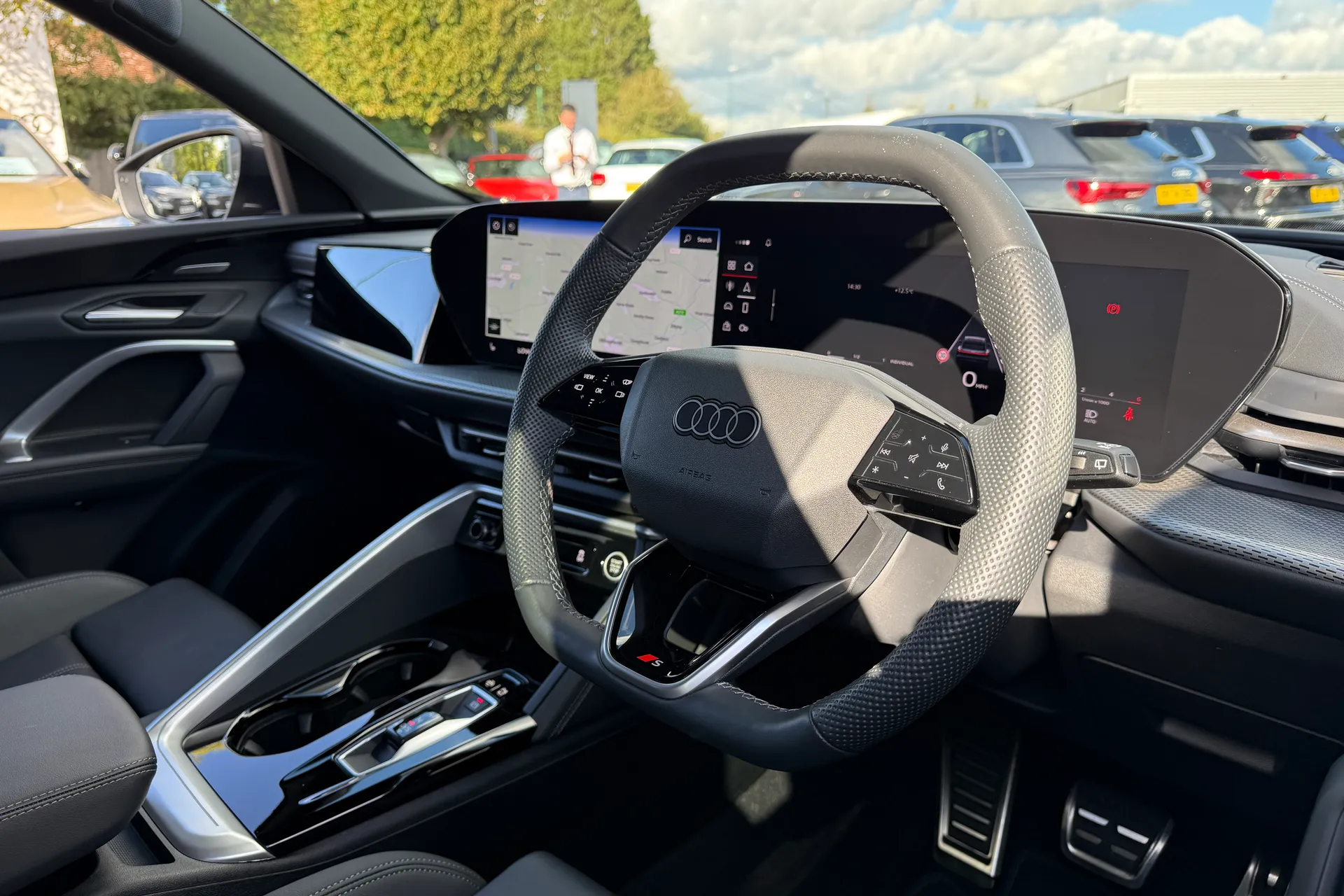 Audi Q5 thumbnail image number 32