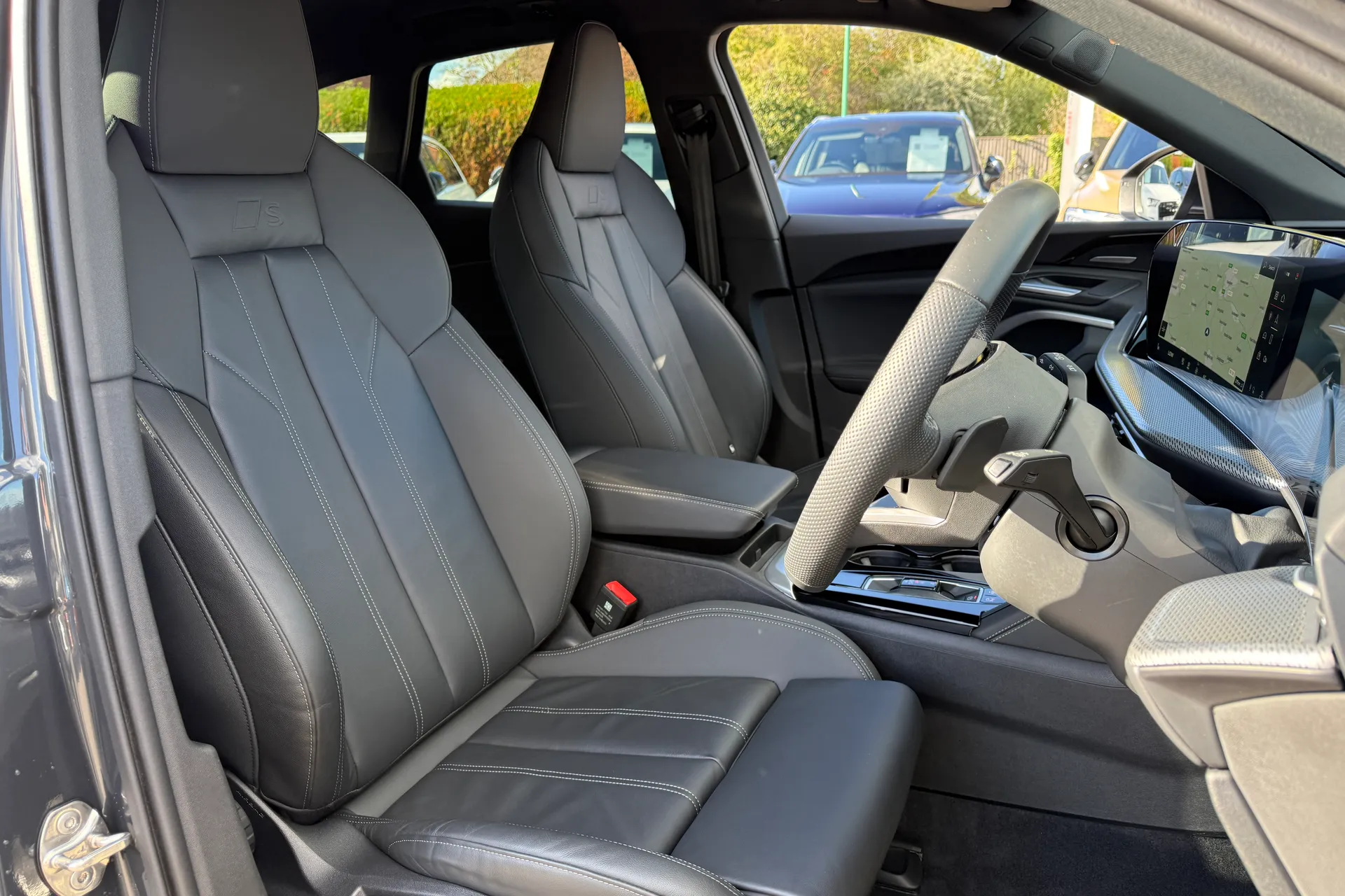 Audi Q5 thumbnail image number 31