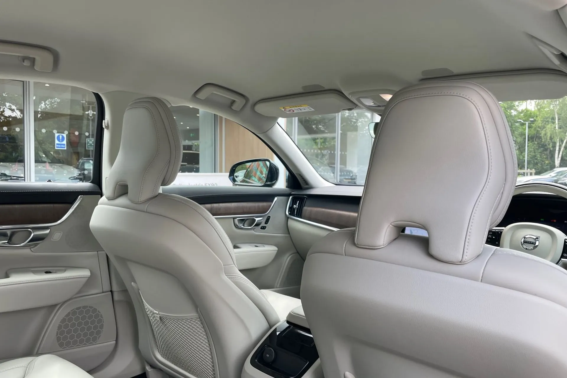 Volvo S90 thumbnail image number 23