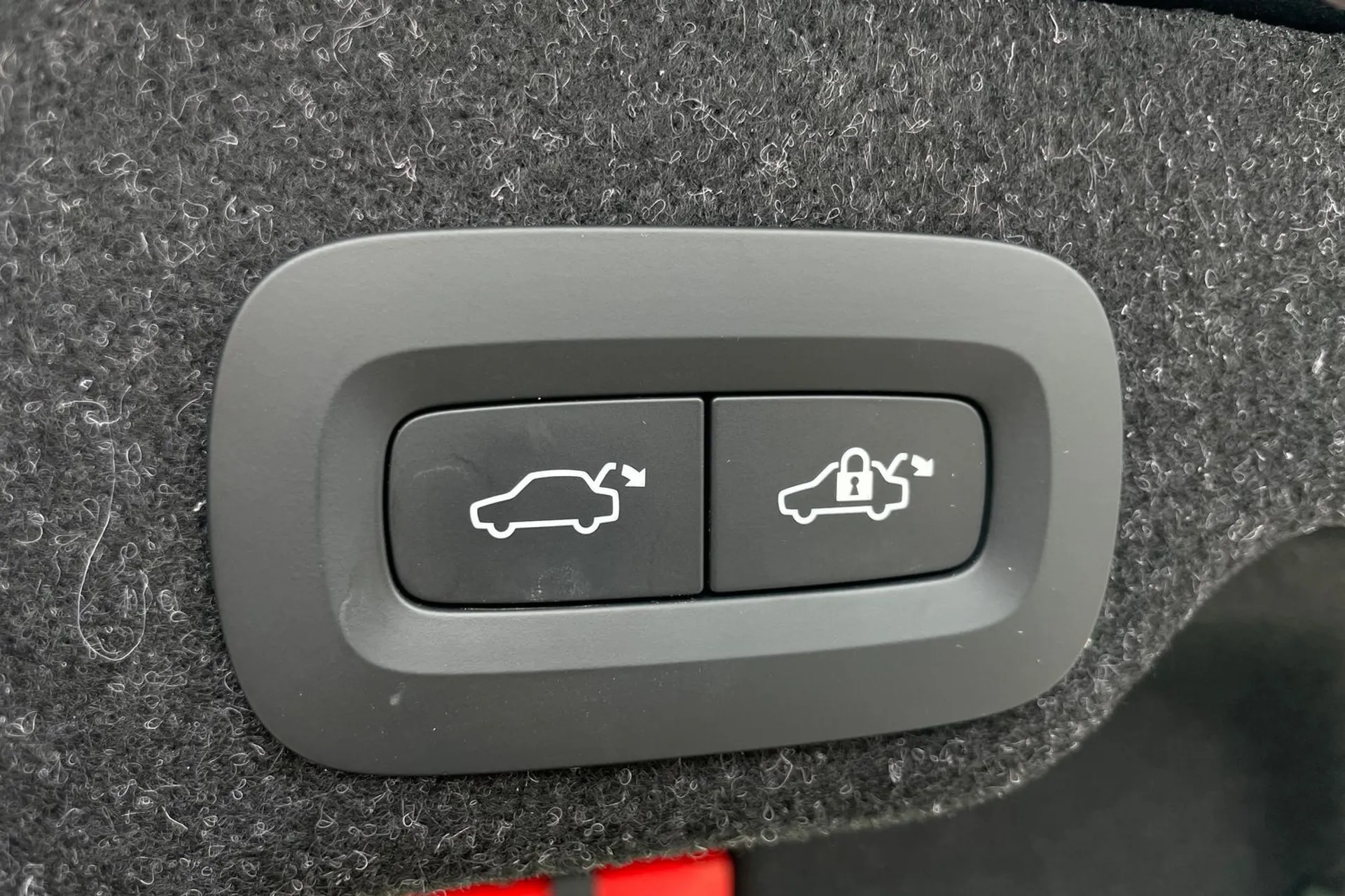 Volvo S90 thumbnail image number 20