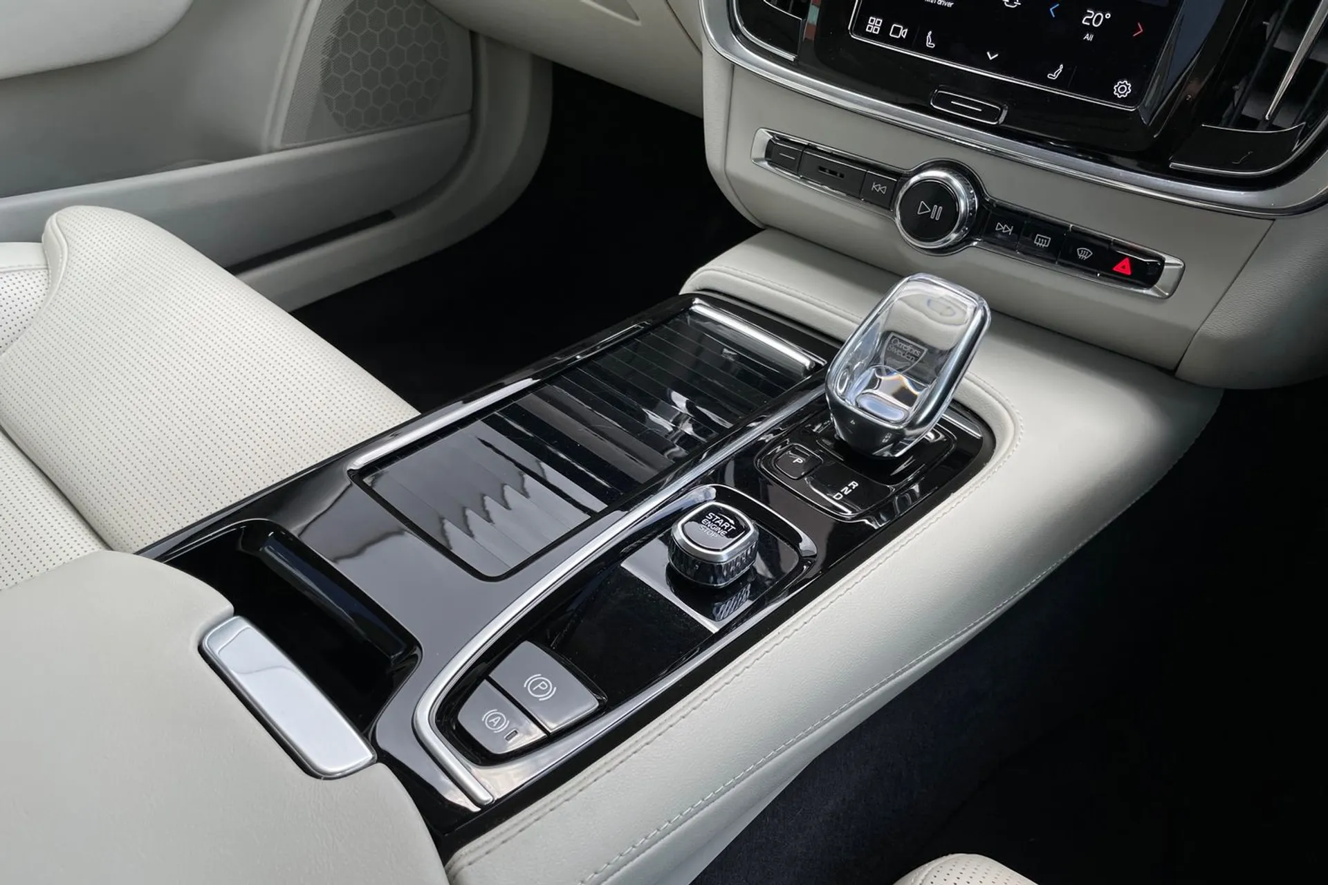 Volvo S90 thumbnail image number 42