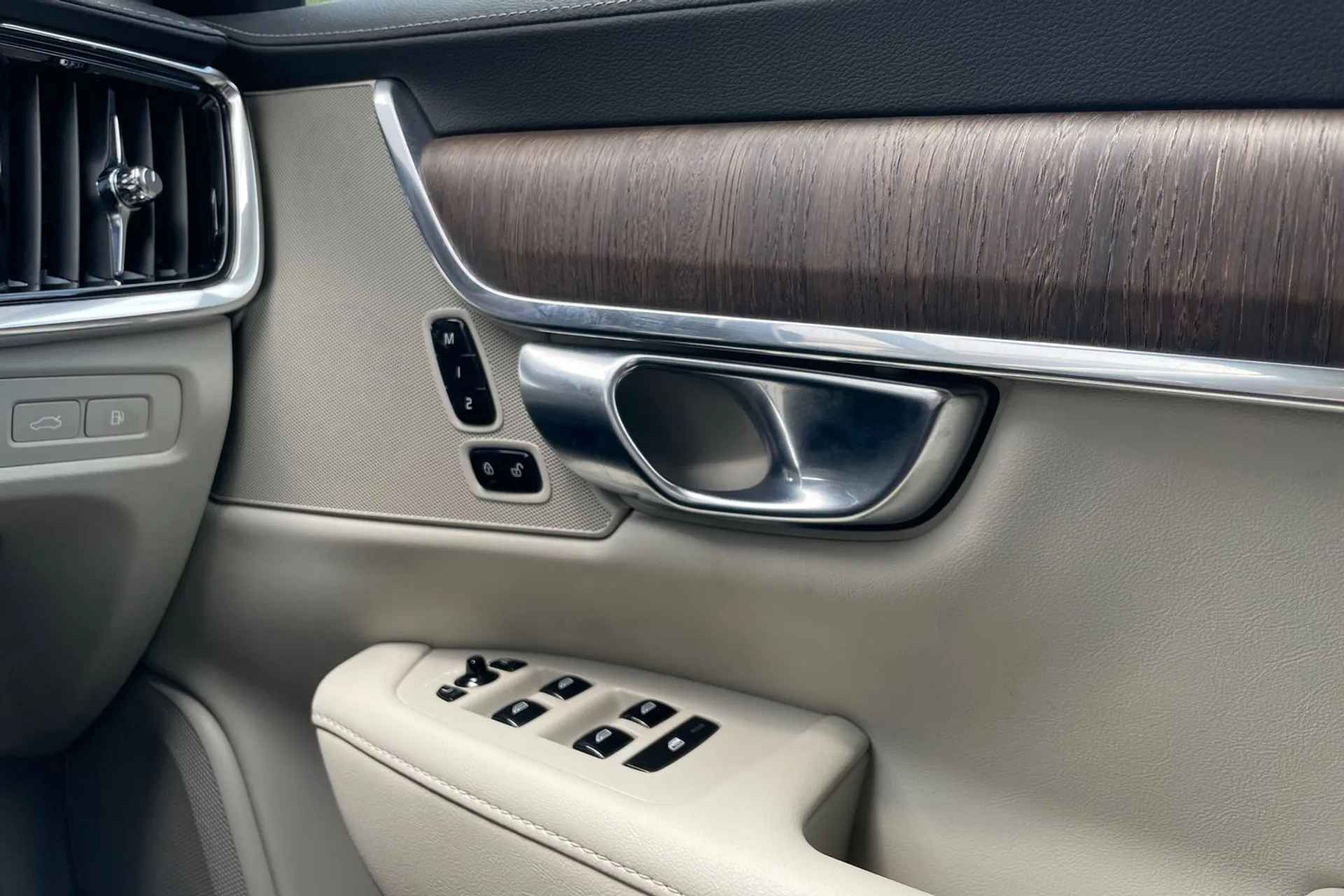 Volvo S90 thumbnail image number 41