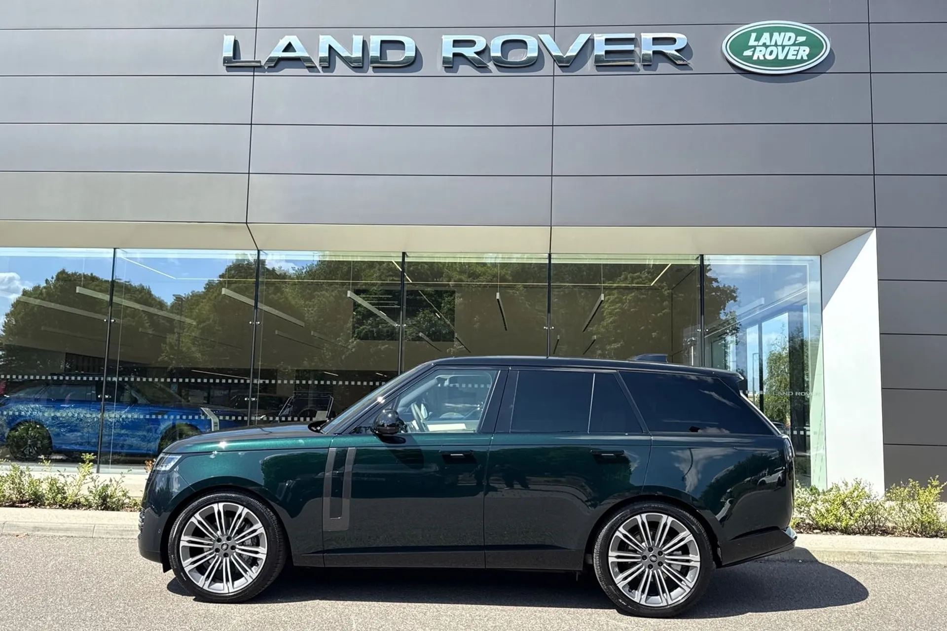 LAND ROVER RANGE ROVER thumbnail image number 12