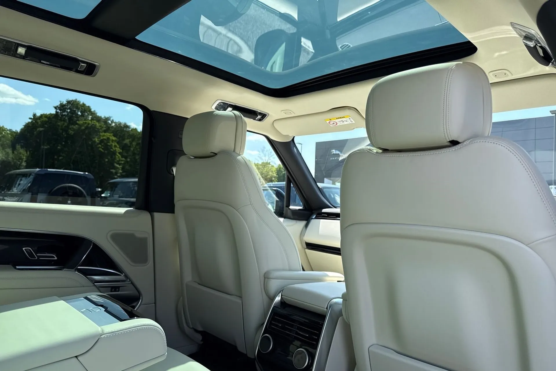 LAND ROVER RANGE ROVER thumbnail image number 44