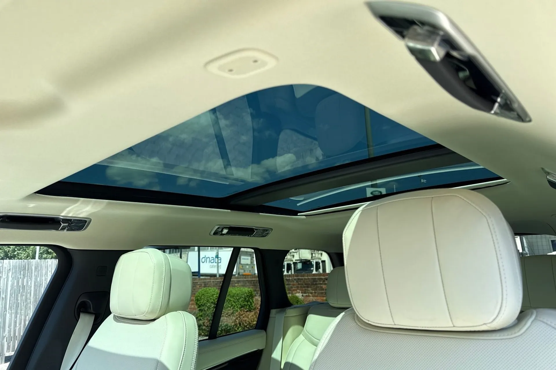 LAND ROVER RANGE ROVER thumbnail image number 5
