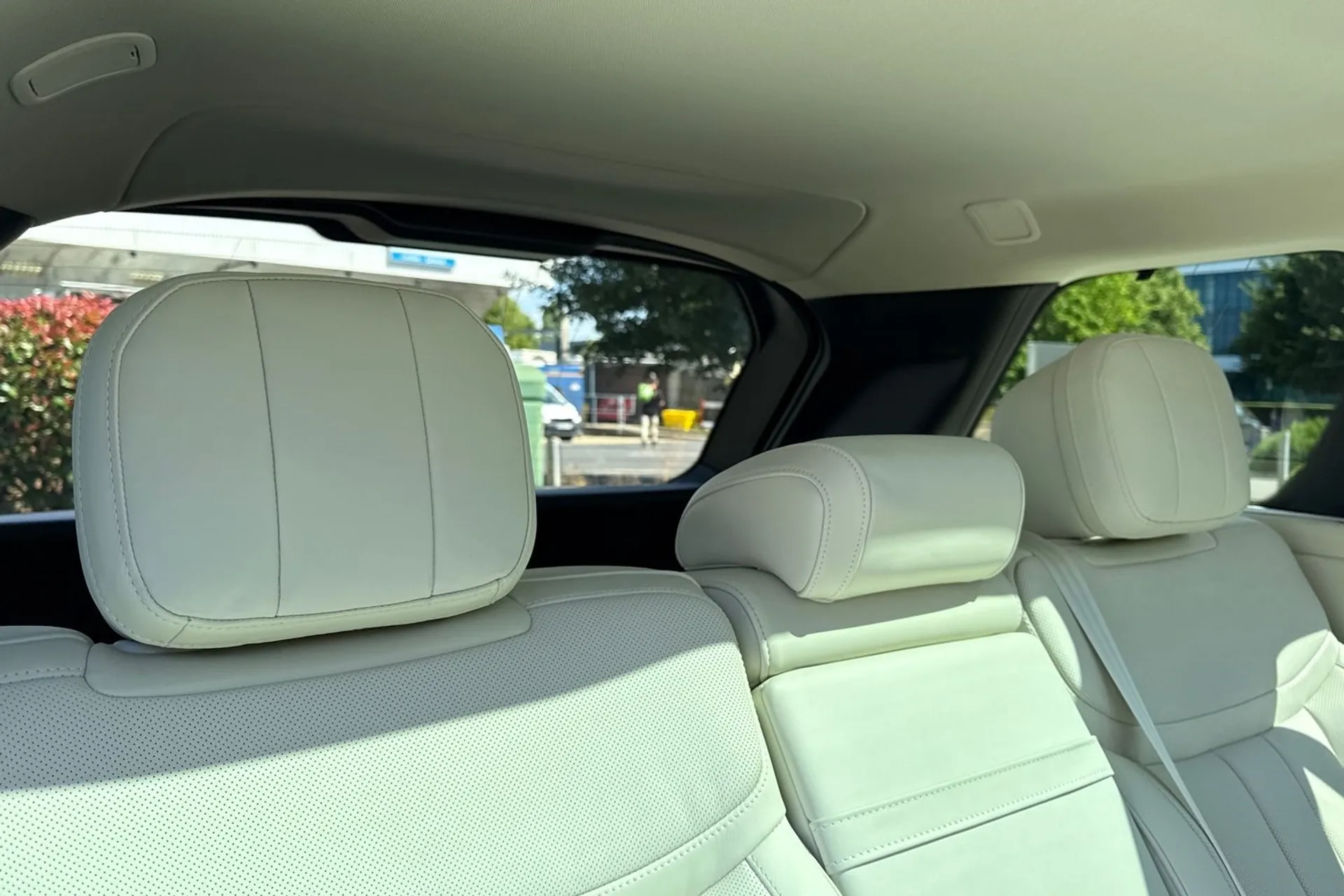 LAND ROVER RANGE ROVER thumbnail image number 31