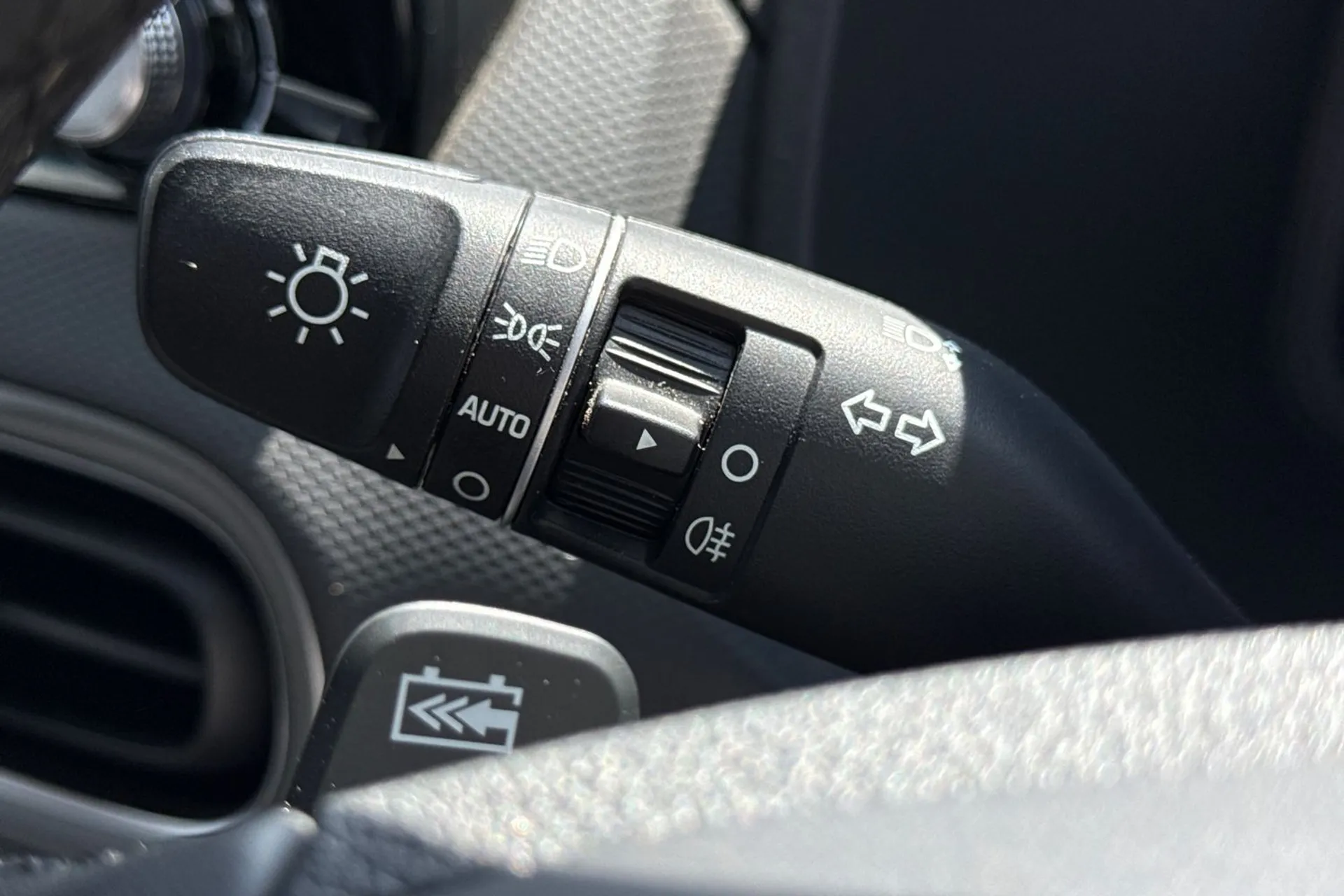 HYUNDAI KONA thumbnail image number 59