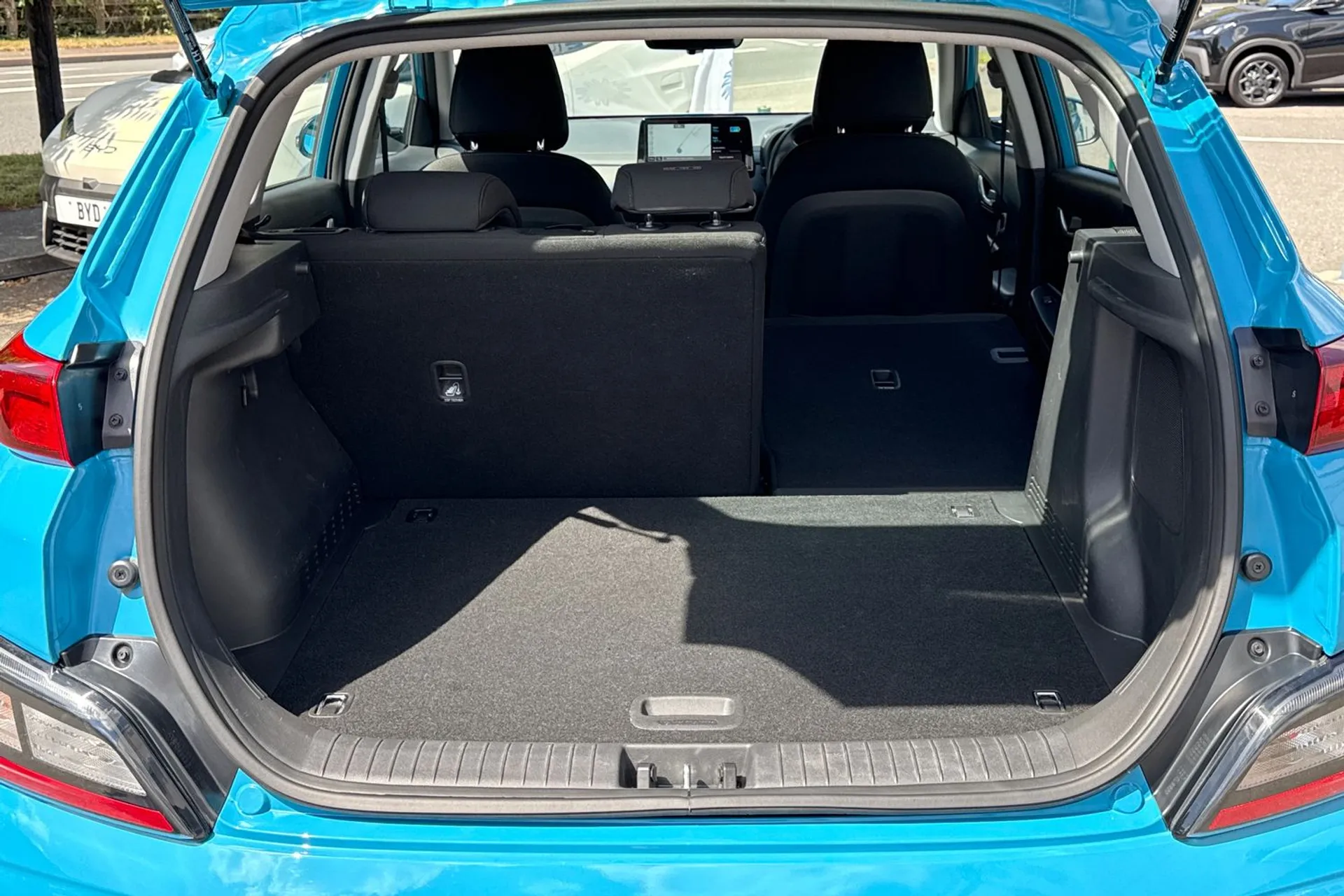 HYUNDAI KONA thumbnail image number 34
